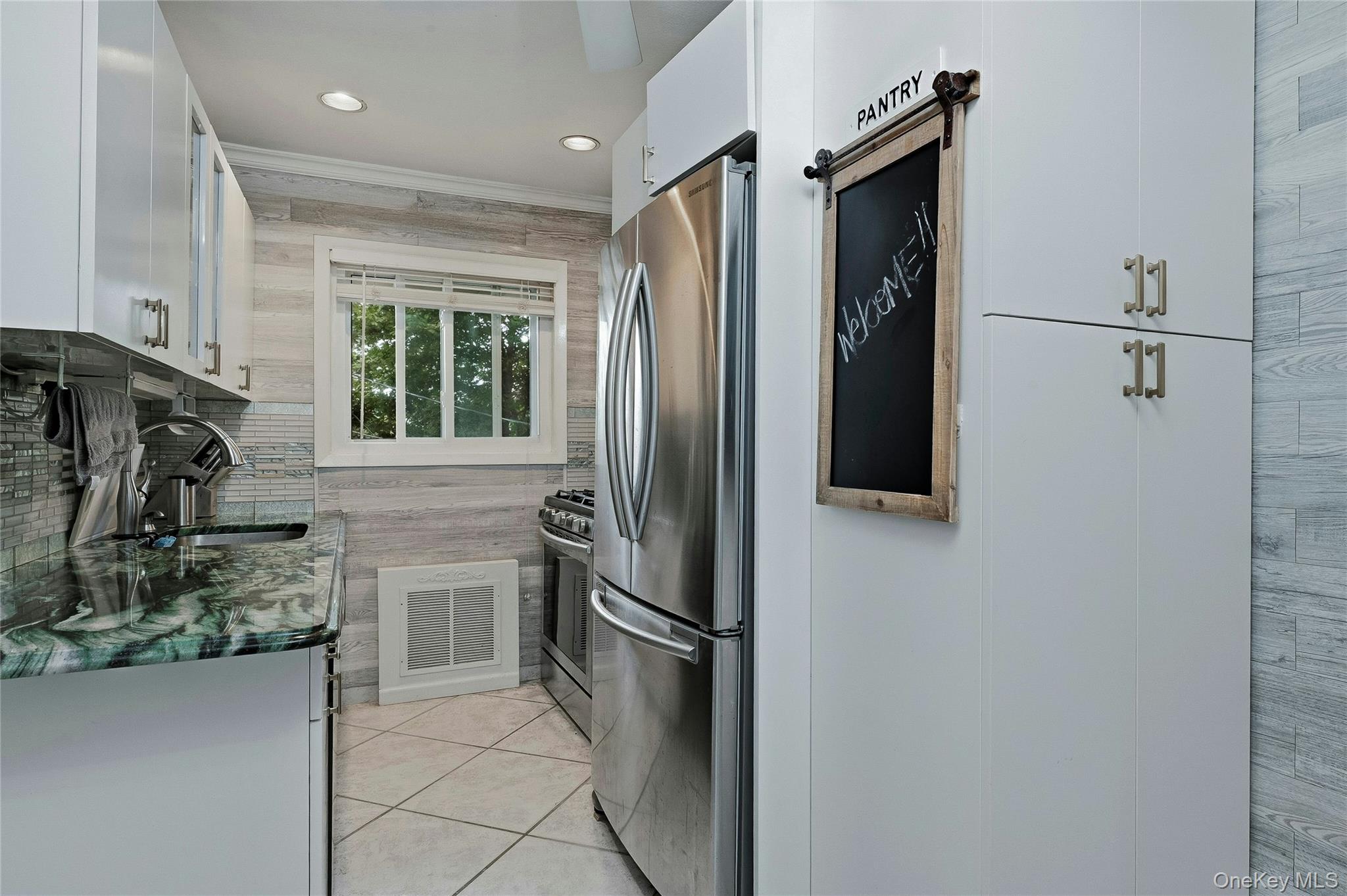 #14 photo, 131 Edmonton Drive, サフォーク郡 North Babylon , NY 11703