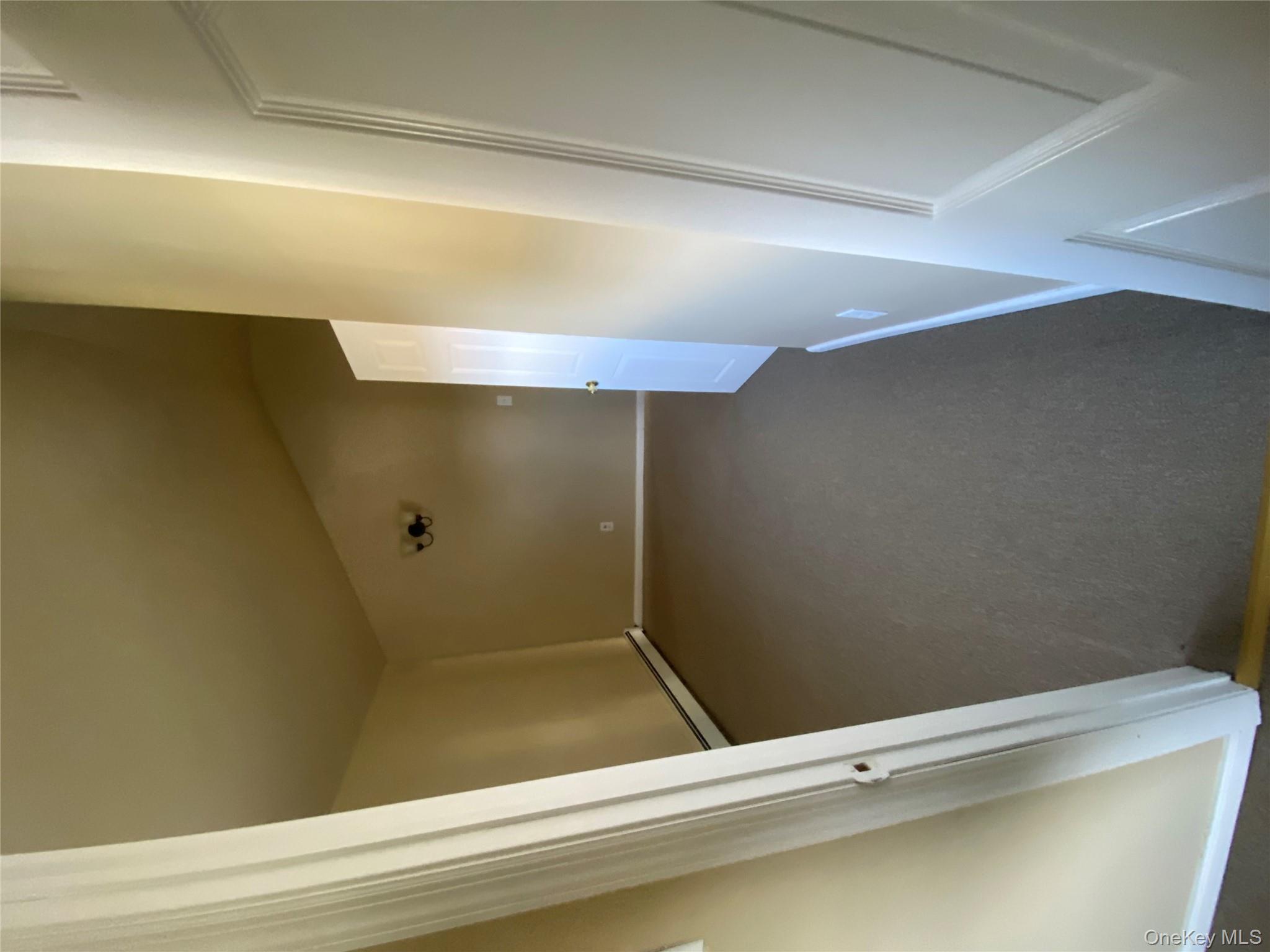 #4 photo, 18 3rd Avenue, サフォーク郡 Brentwood , NY 11717