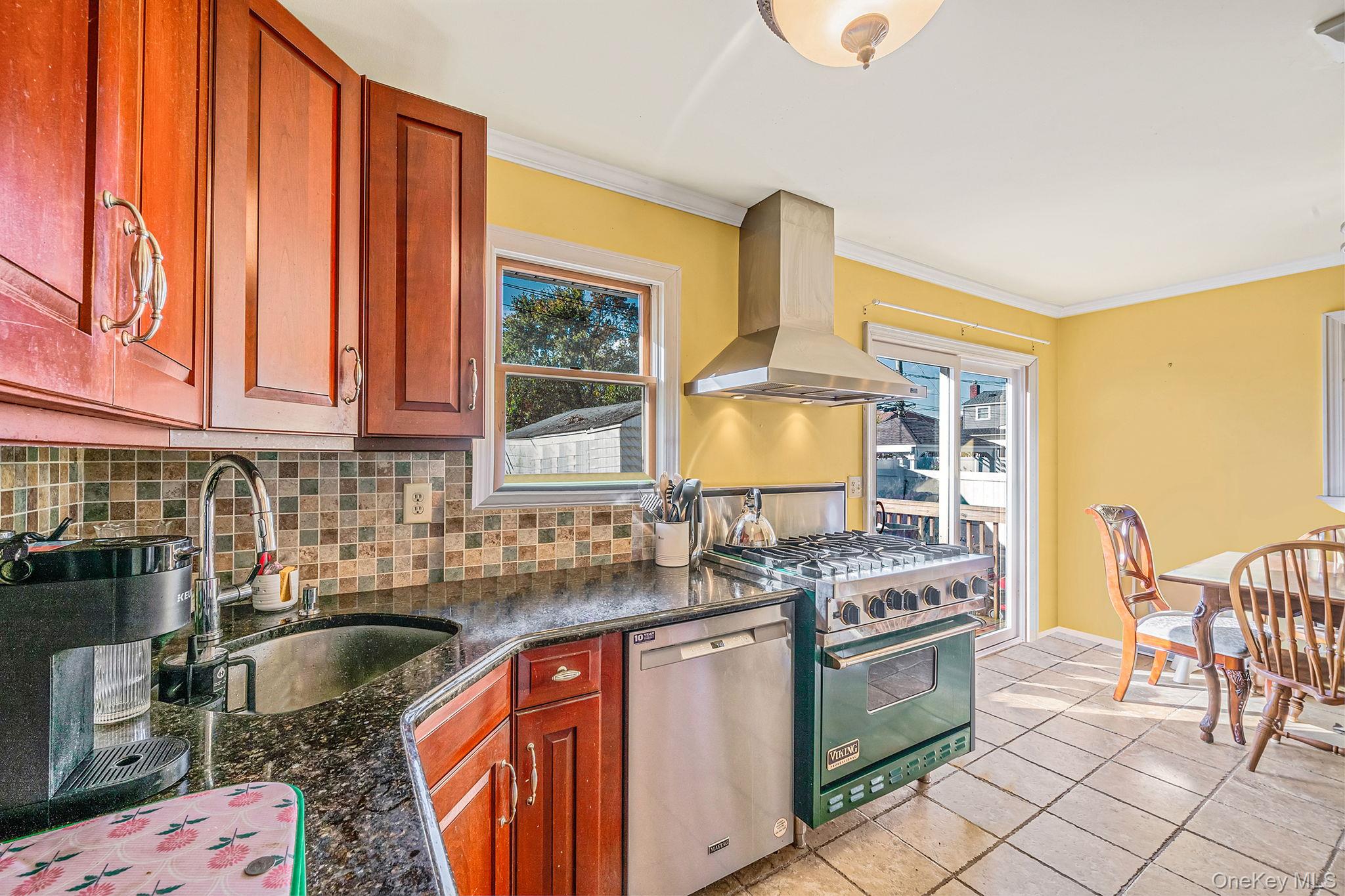 #4 photo, 712 Pineneck Road, ナッソー郡 Seaford , NY 11783