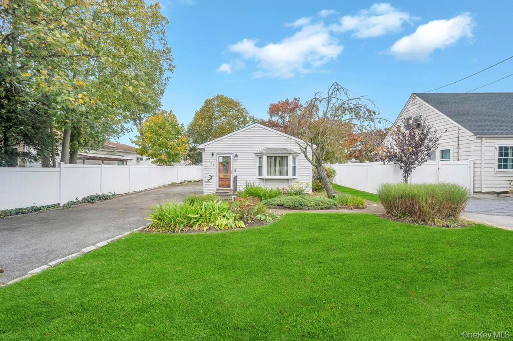 #1 photo, 182 Commack Road, サフォーク郡 Deer Park , NY 11729