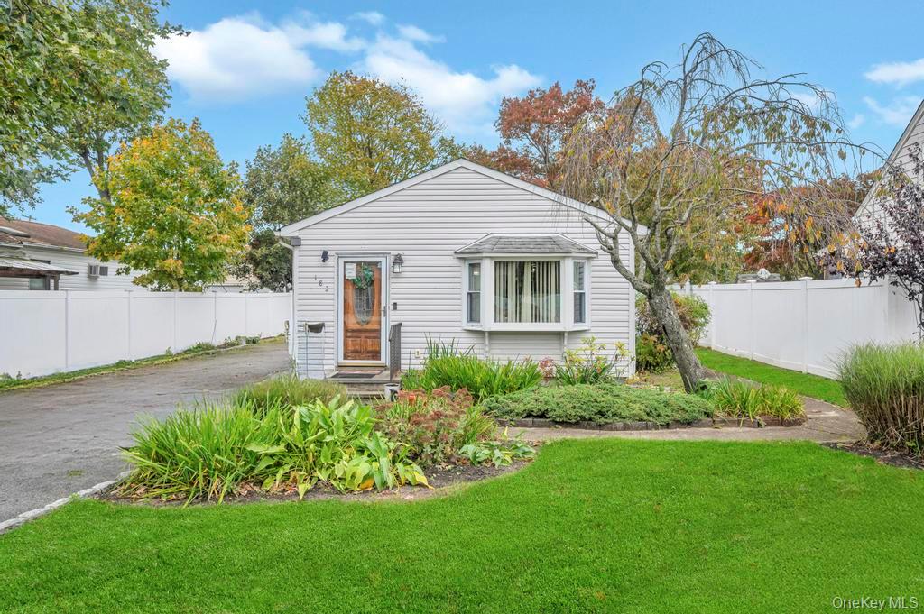 #2 photo, 182 Commack Road, サフォーク郡 Deer Park , NY 11729