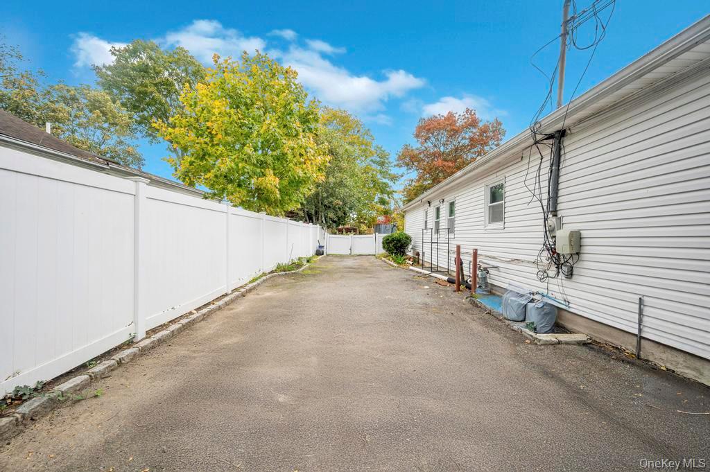 #4 photo, 182 Commack Road, サフォーク郡 Deer Park , NY 11729