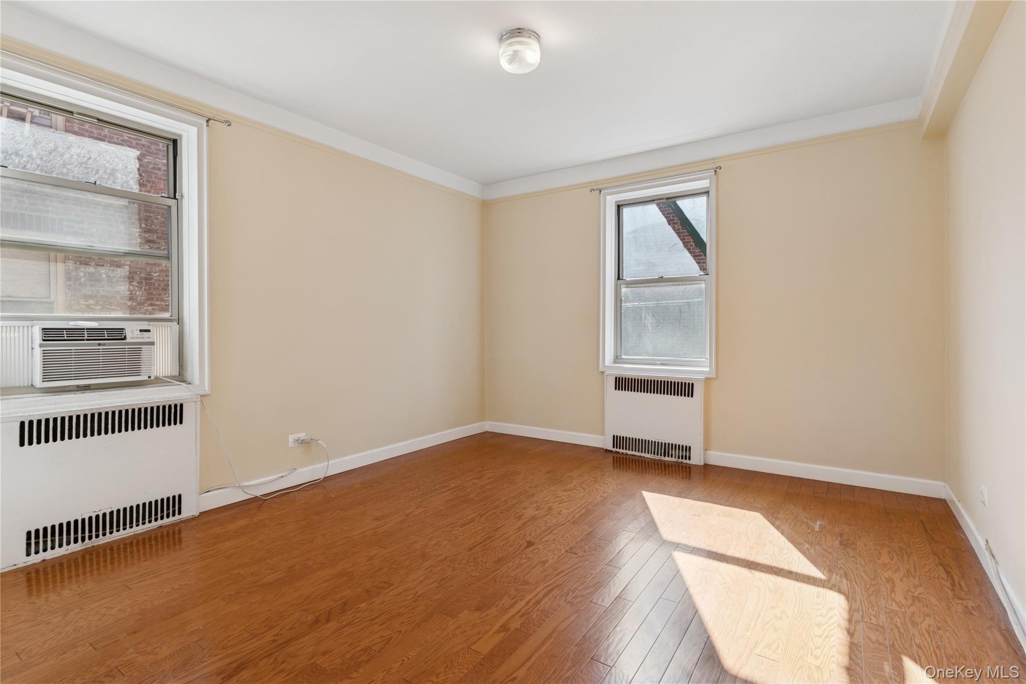 #8 photo, 110-31 73rd Road, クイーンズ区 Forest Hills , NY 11375