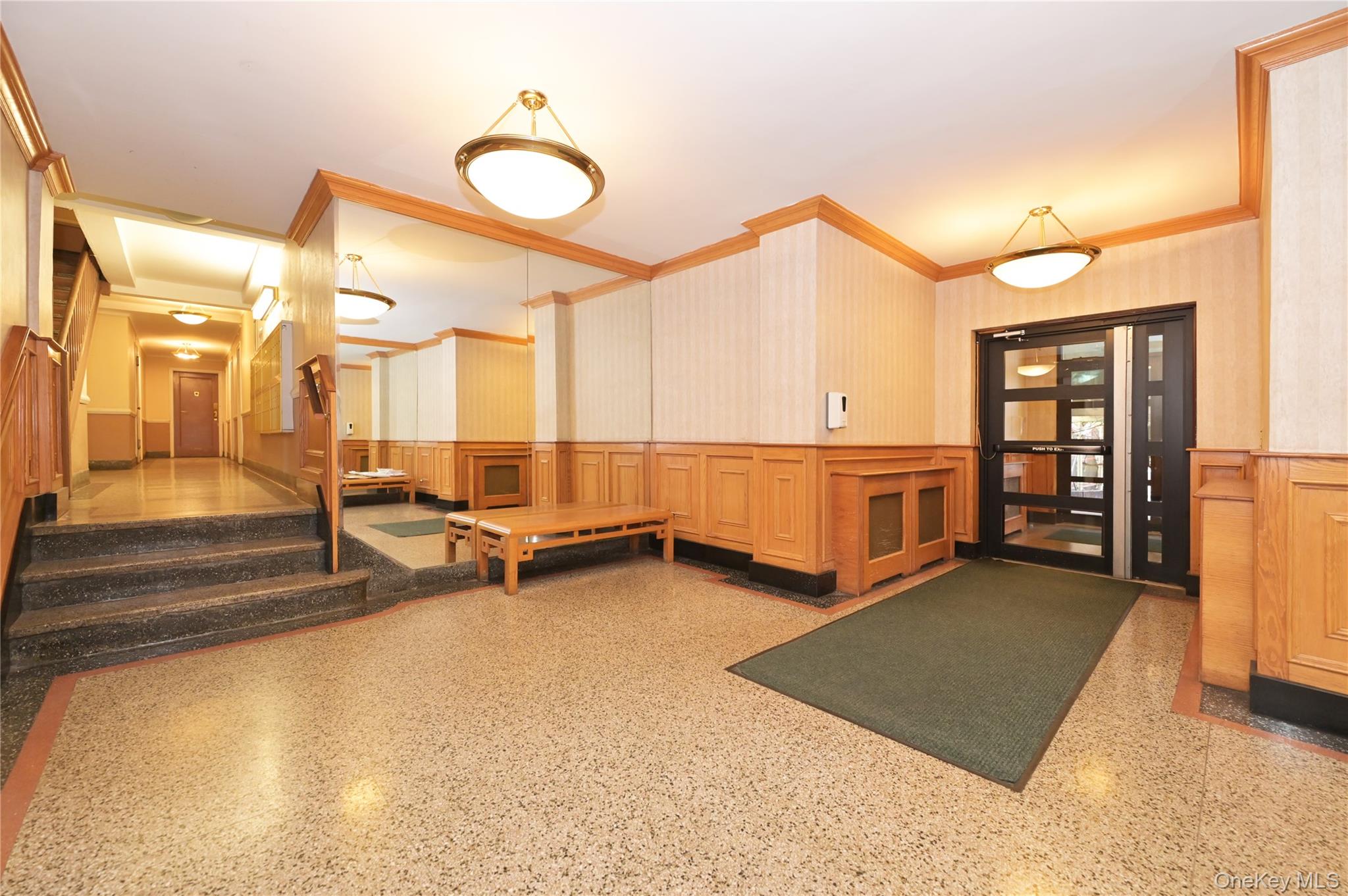 #10 photo, 139-09 84th Drive, クイーンズ区 Briarwood , NY 11435