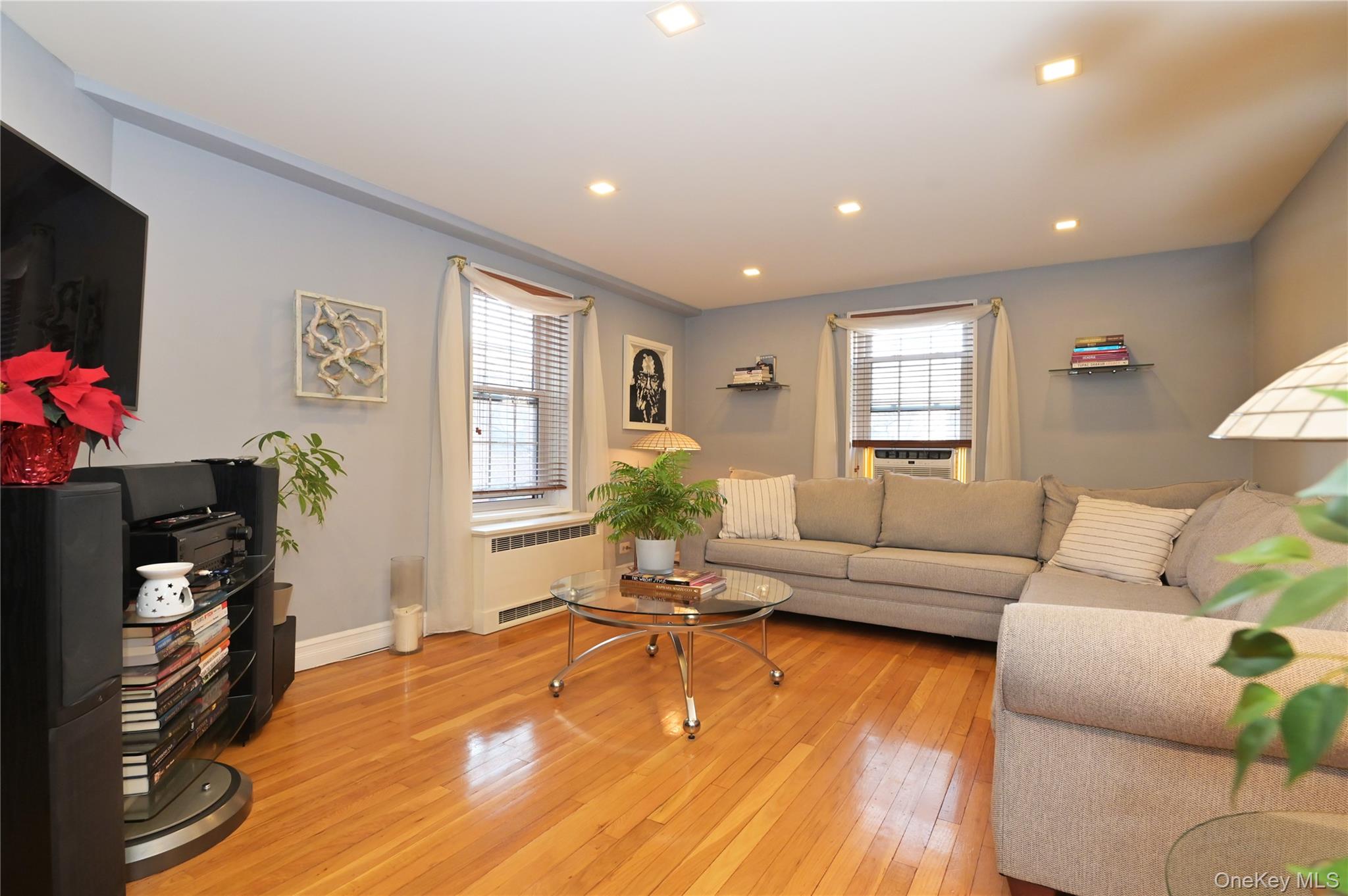 #2 photo, 139-09 84th Drive, クイーンズ区 Briarwood , NY 11435