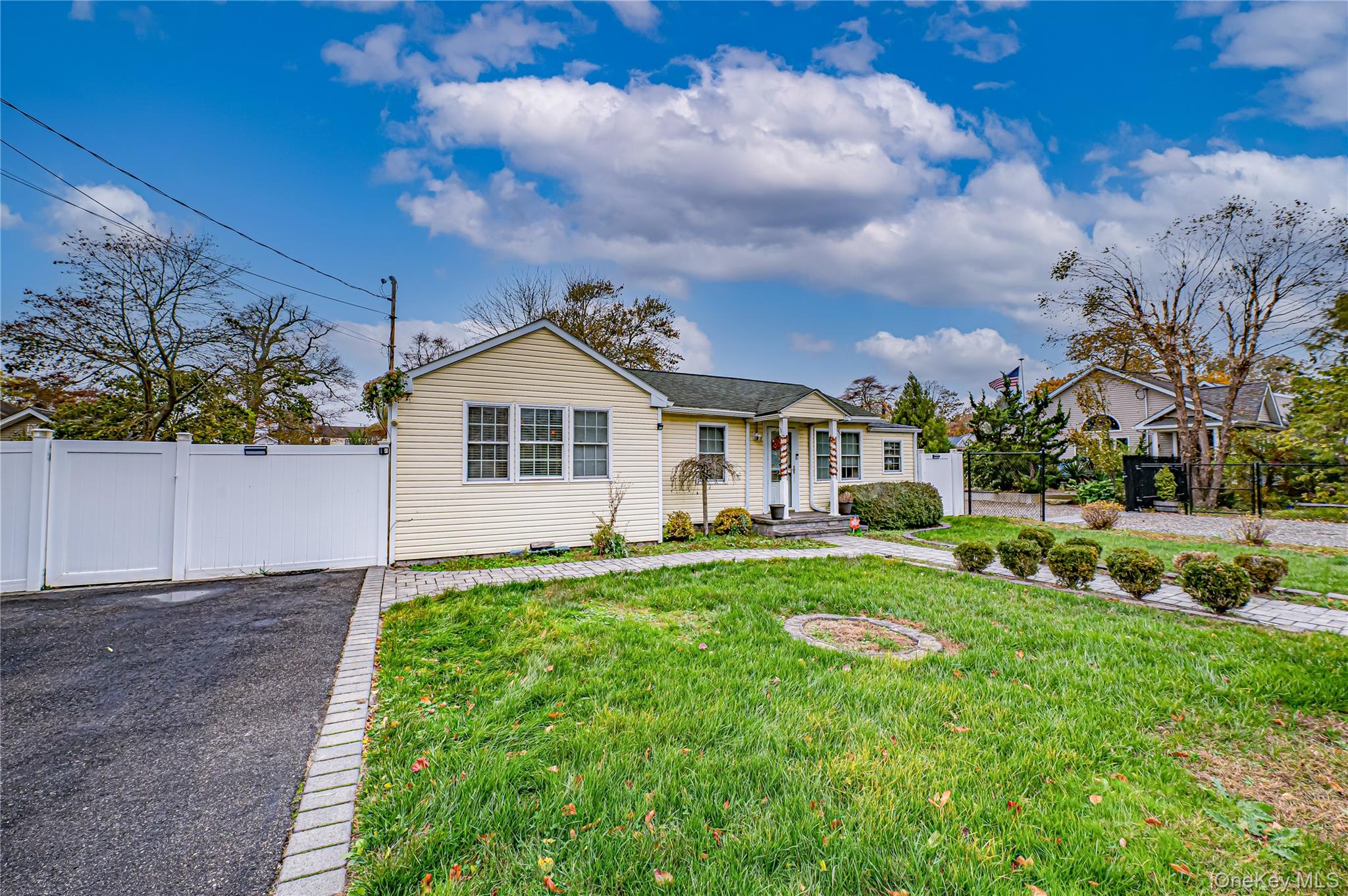 #4 photo, 96 Huntington Drive, サフォーク郡 Mastic Beach , NY 11951