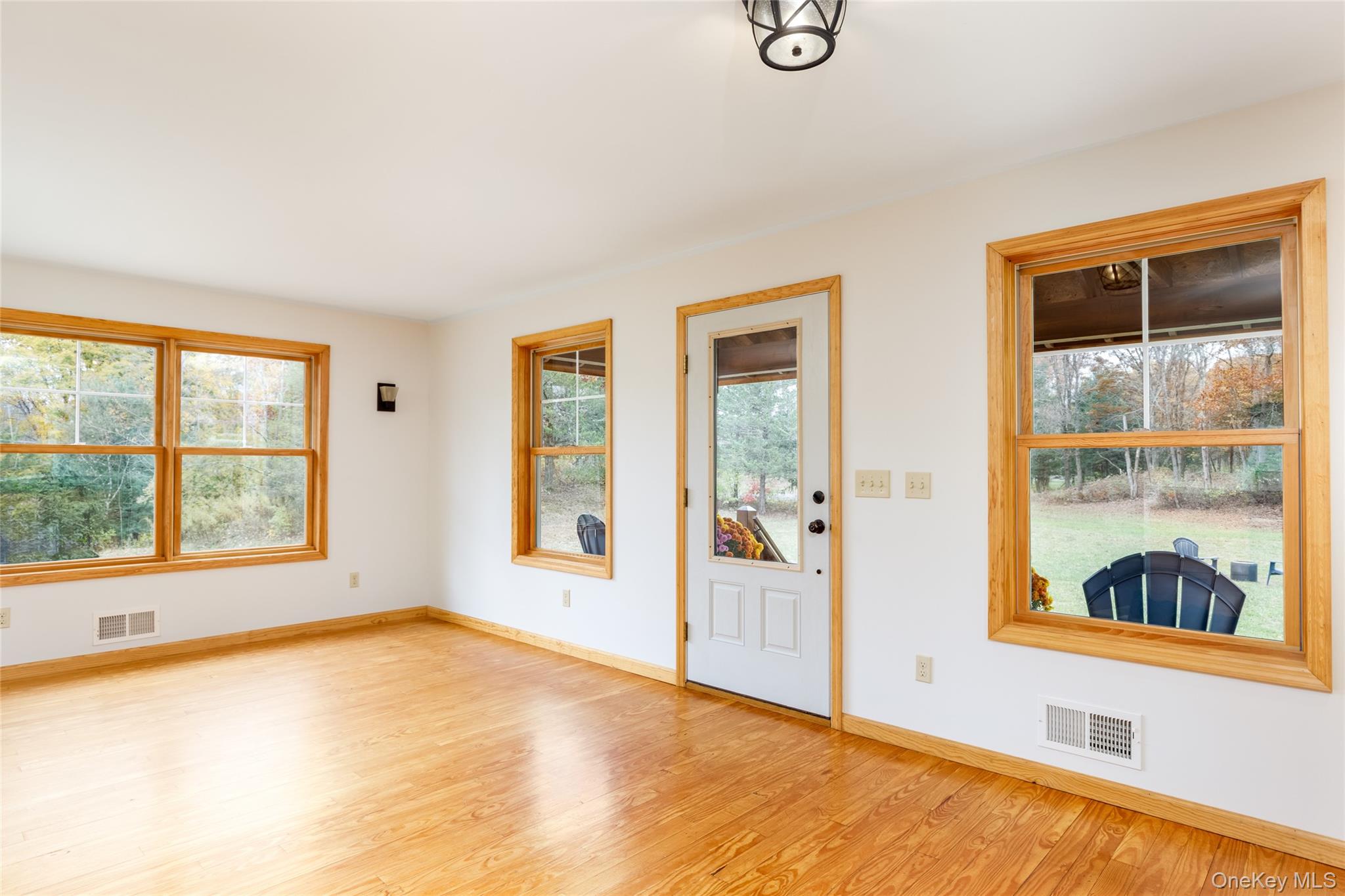 #8 photo, 9 Bobcat Lane, Staatsburg , NY 12580