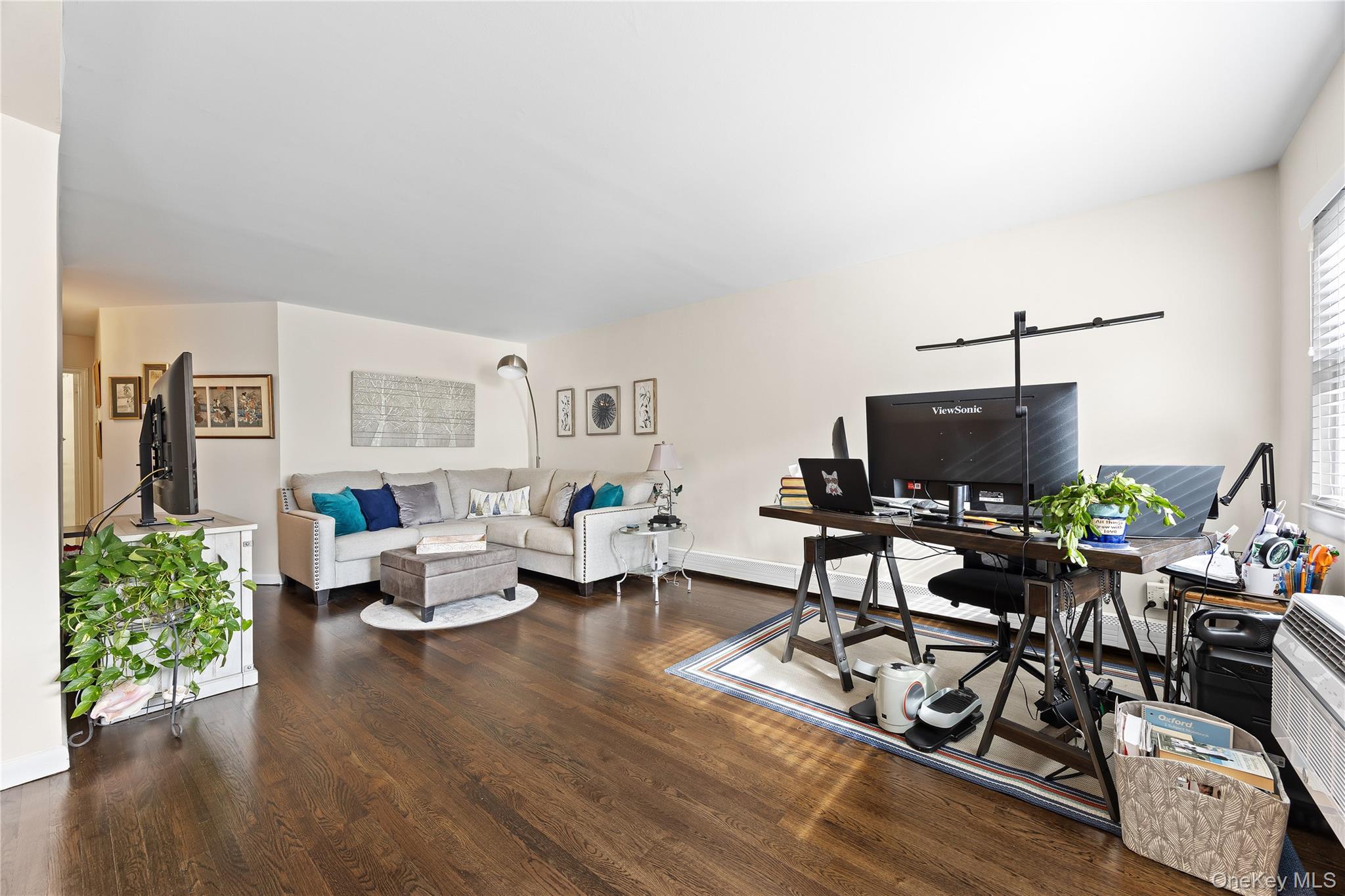 #4 photo, 667 Pelham Rd. Road, New Rochelle , NY 10805