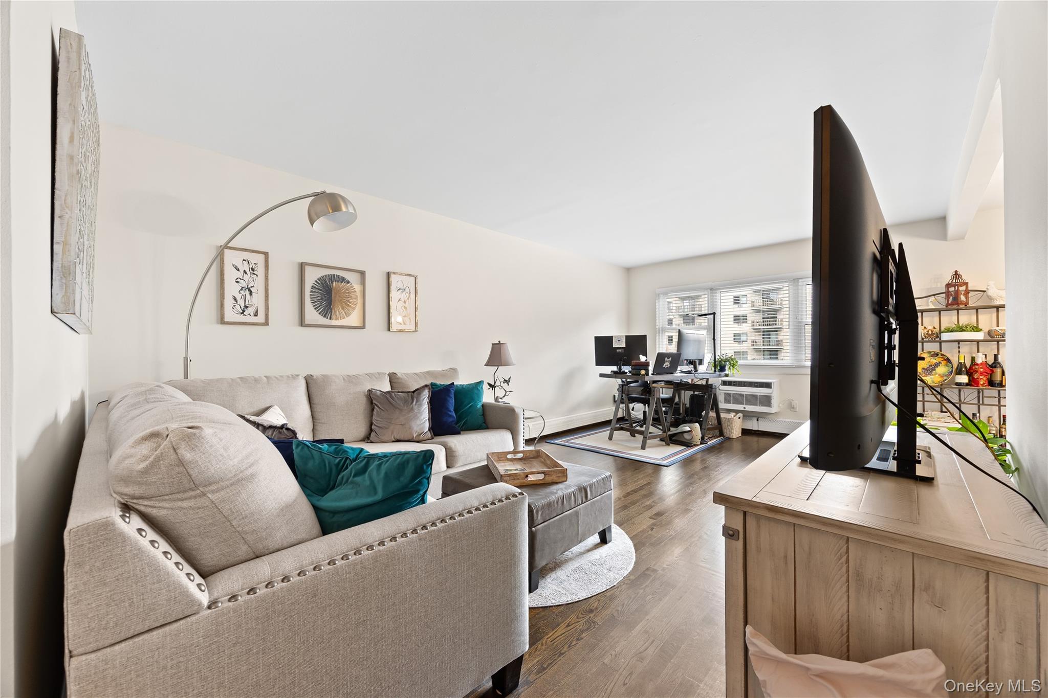 #7 photo, 667 Pelham Rd. Road, New Rochelle , NY 10805