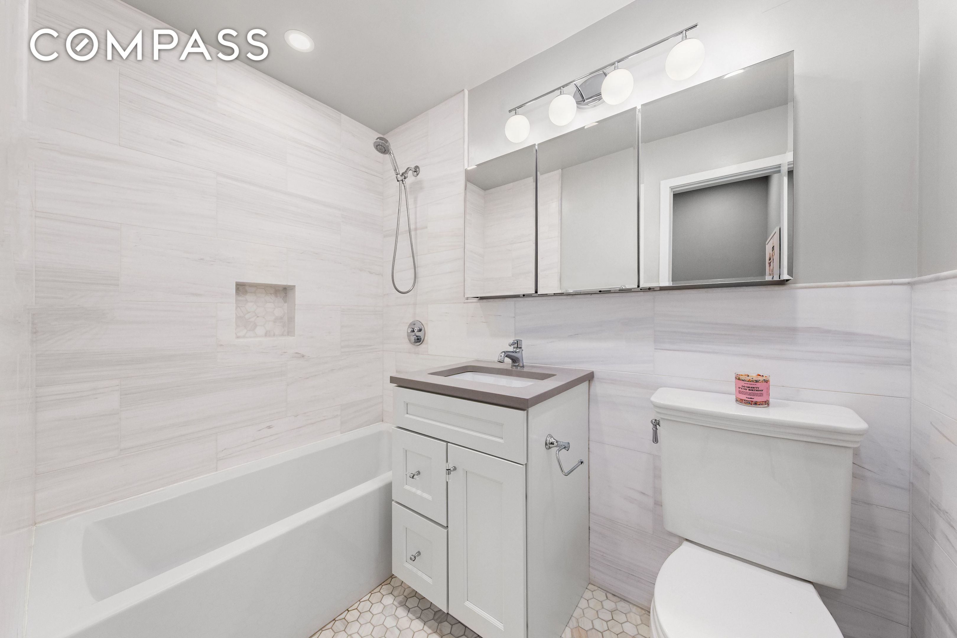 #11 photo, 315 E 65th Street, マンハッタン Lenox Hill , NY 10065