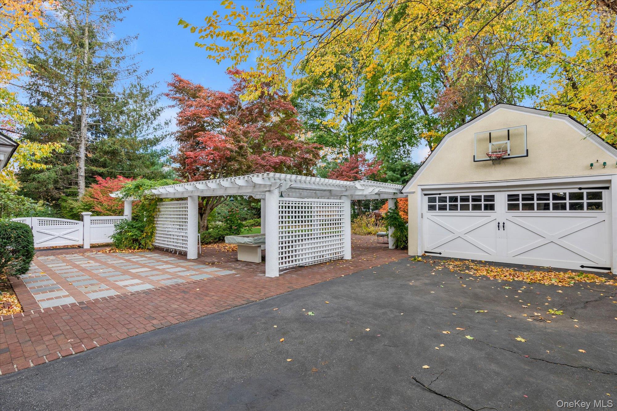 #13 photo, 125 Stratford Avenue, Garden City , NY 11530