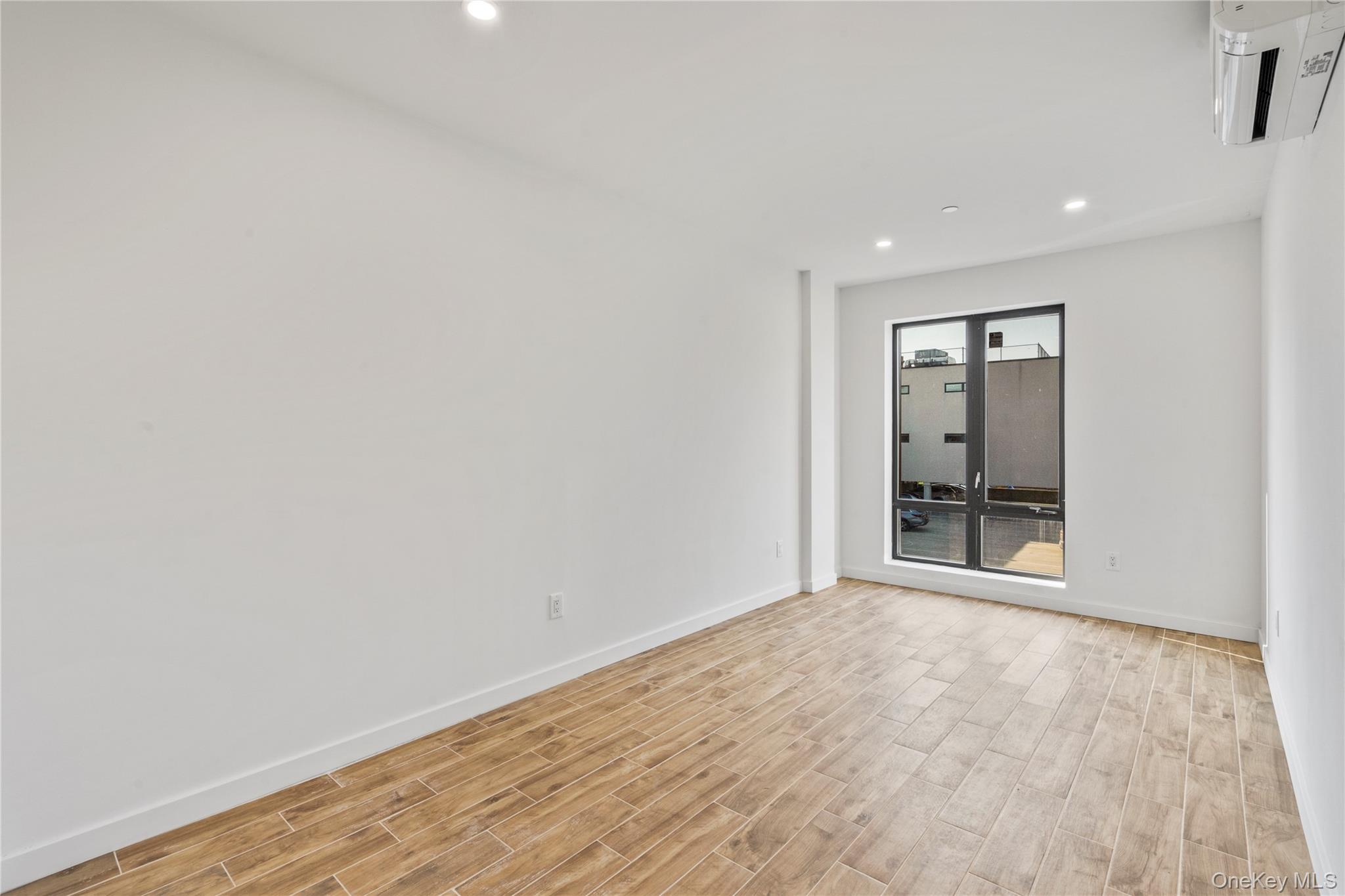 #8 photo, 213-41 38th Ave, クイーンズ区 Bayside , NY 11361