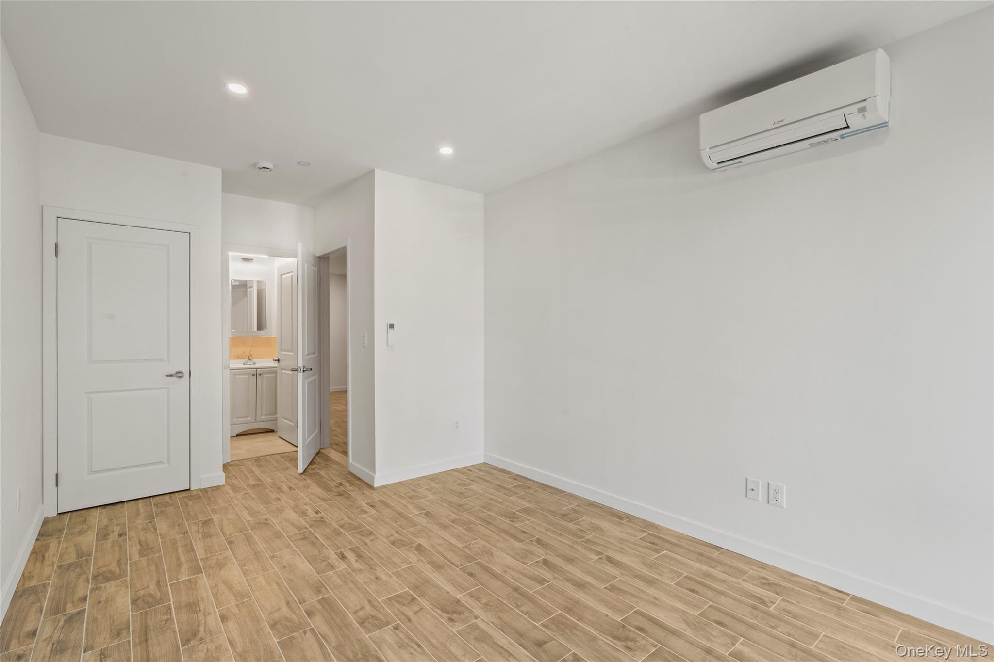 #11 photo, 213-41 38th Ave, クイーンズ区 Bayside , NY 11361