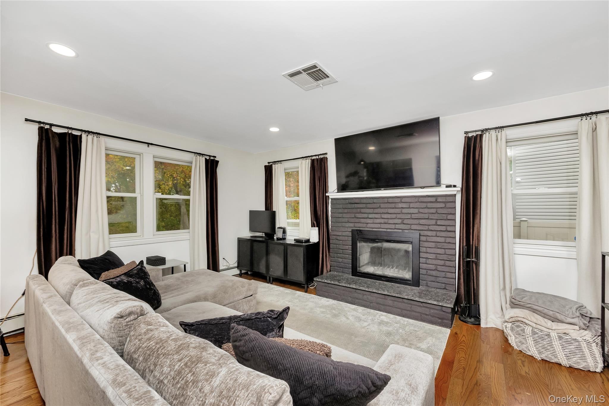 #10 photo, 3256 Park Avenue, Wantagh , NY 11793