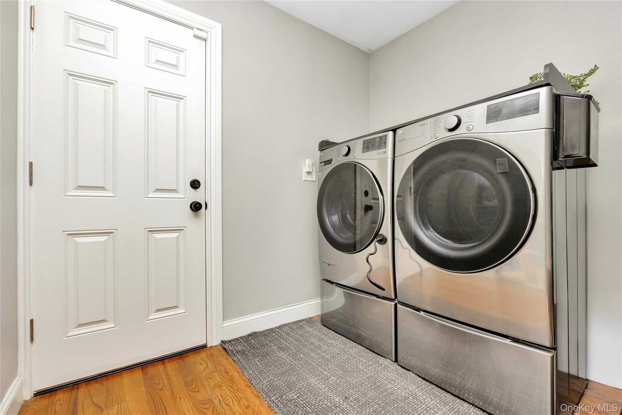 #15 photo, 3256 Park Avenue, Wantagh , NY 11793