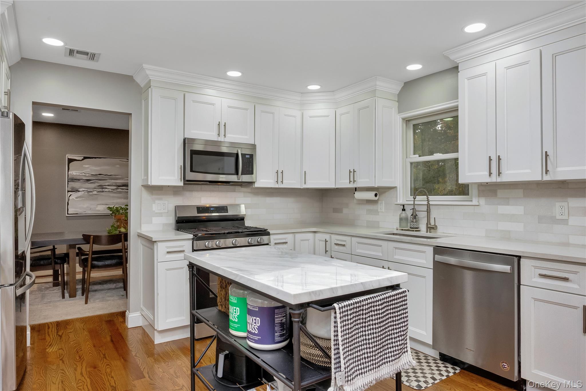 #7 photo, 3256 Park Avenue, Wantagh , NY 11793