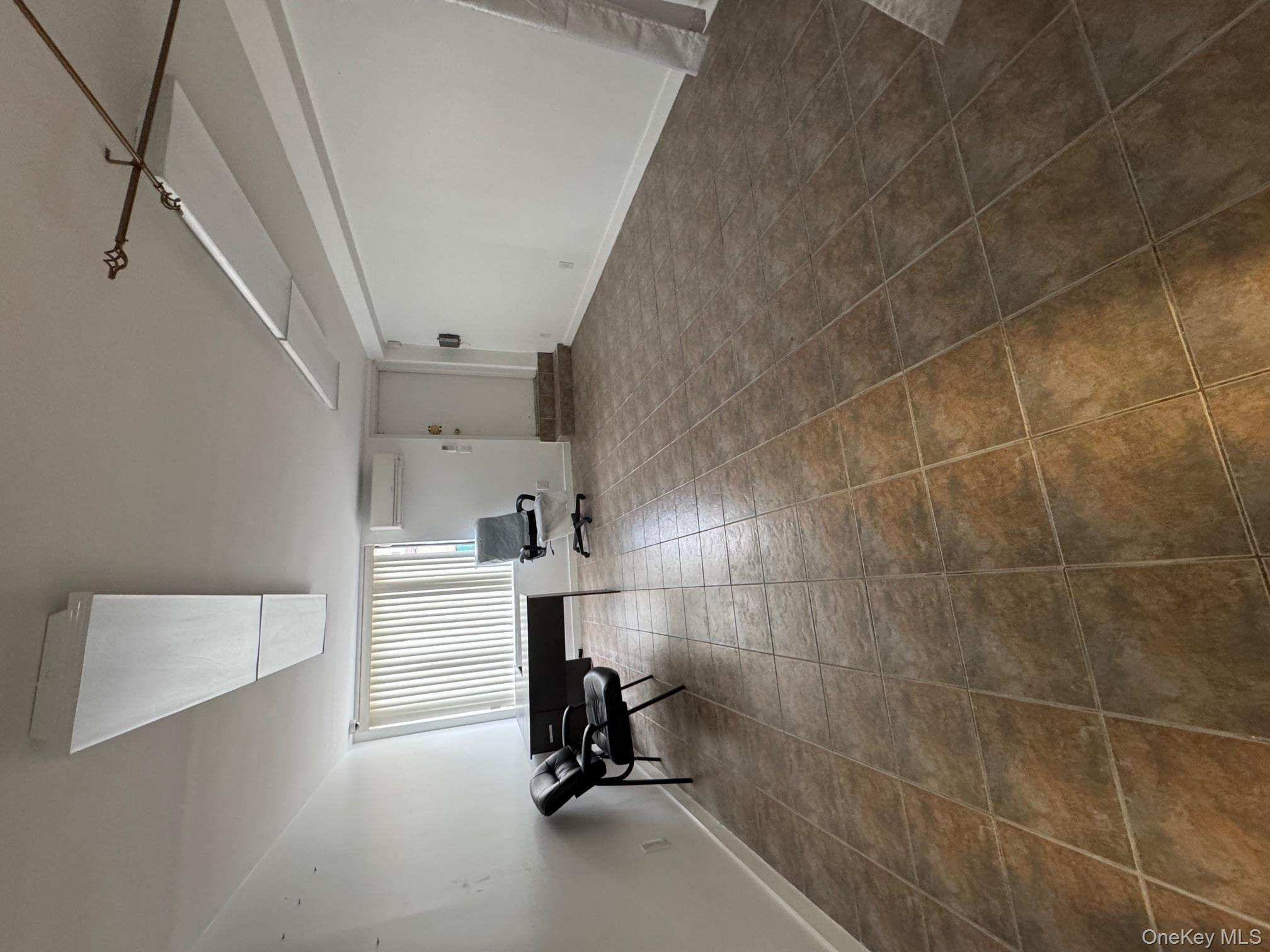 #5 photo, 2518 Francis Lewis Boulevard, クイーンズ区 Flushing , NY 11358