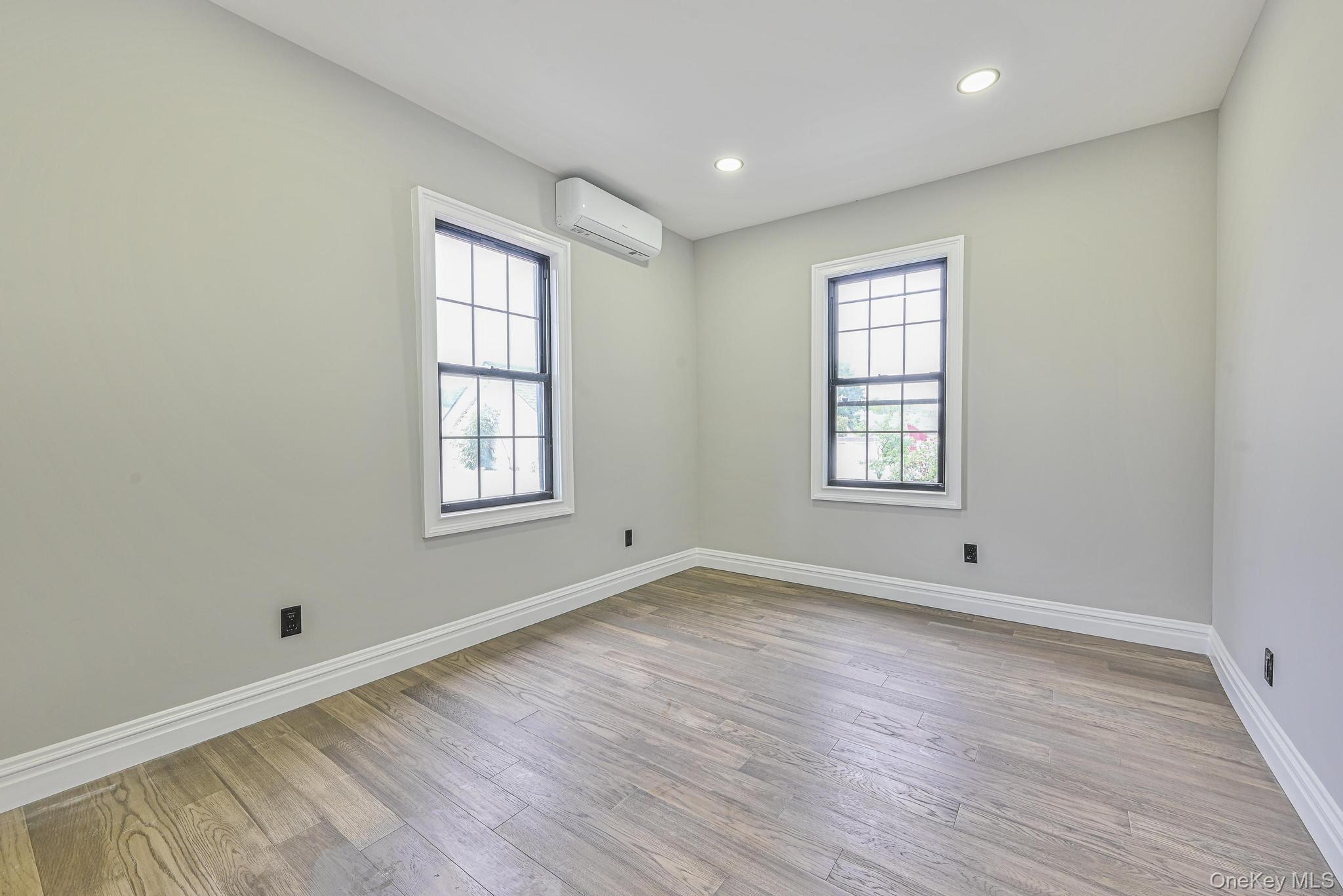 #18 photo, 108 Bismark Avenue, Valley Stream , NY 11581