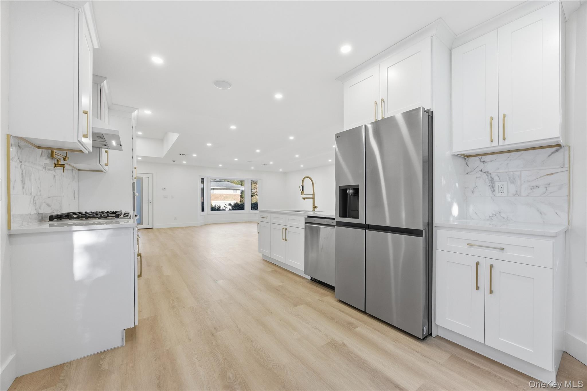 #8 photo, 5 Orient Court, ナッソー郡 Westbury , NY 11590