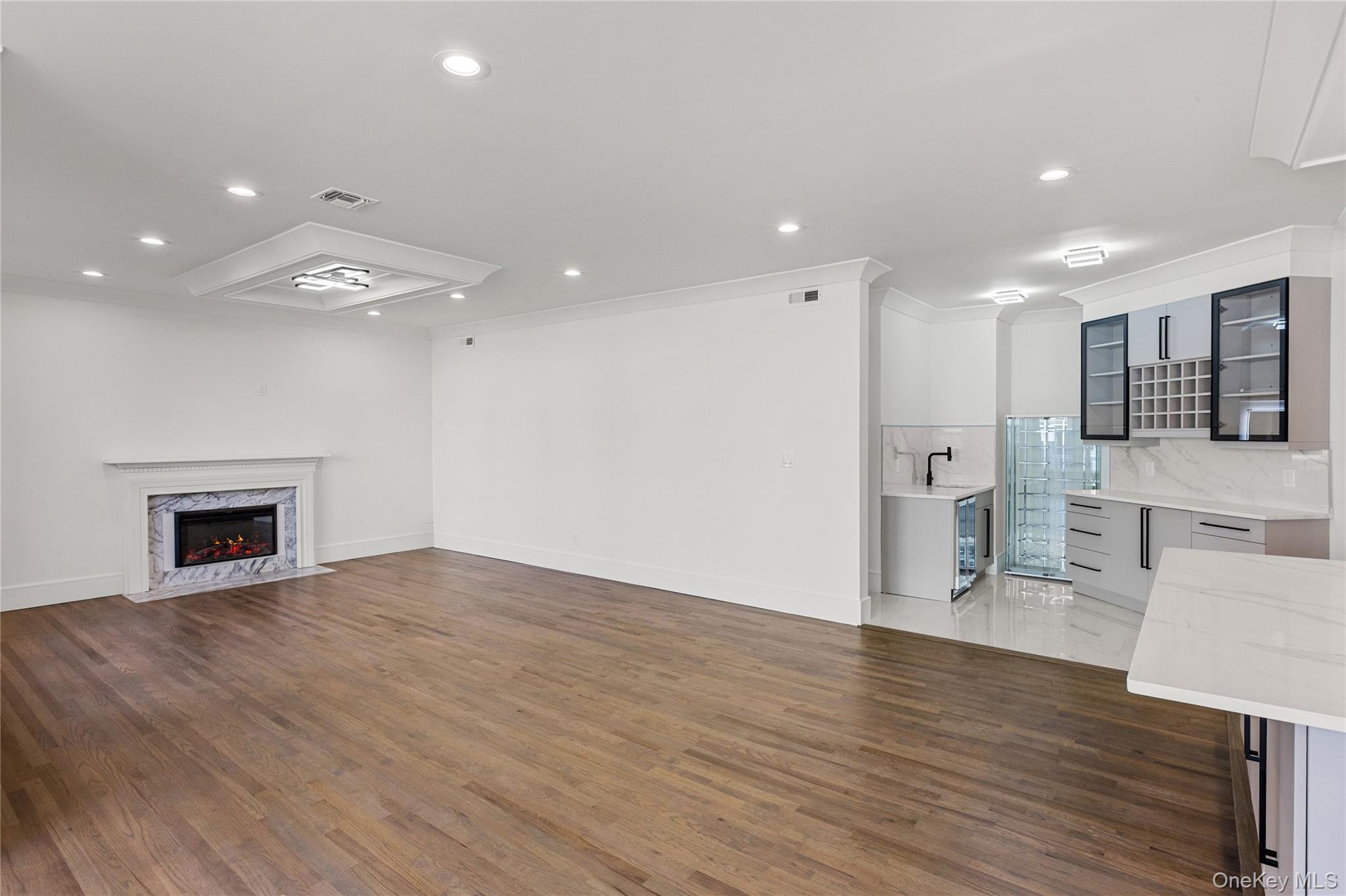 #13 photo, 21 Pine Edge Place, Dix Hills , NY 11746