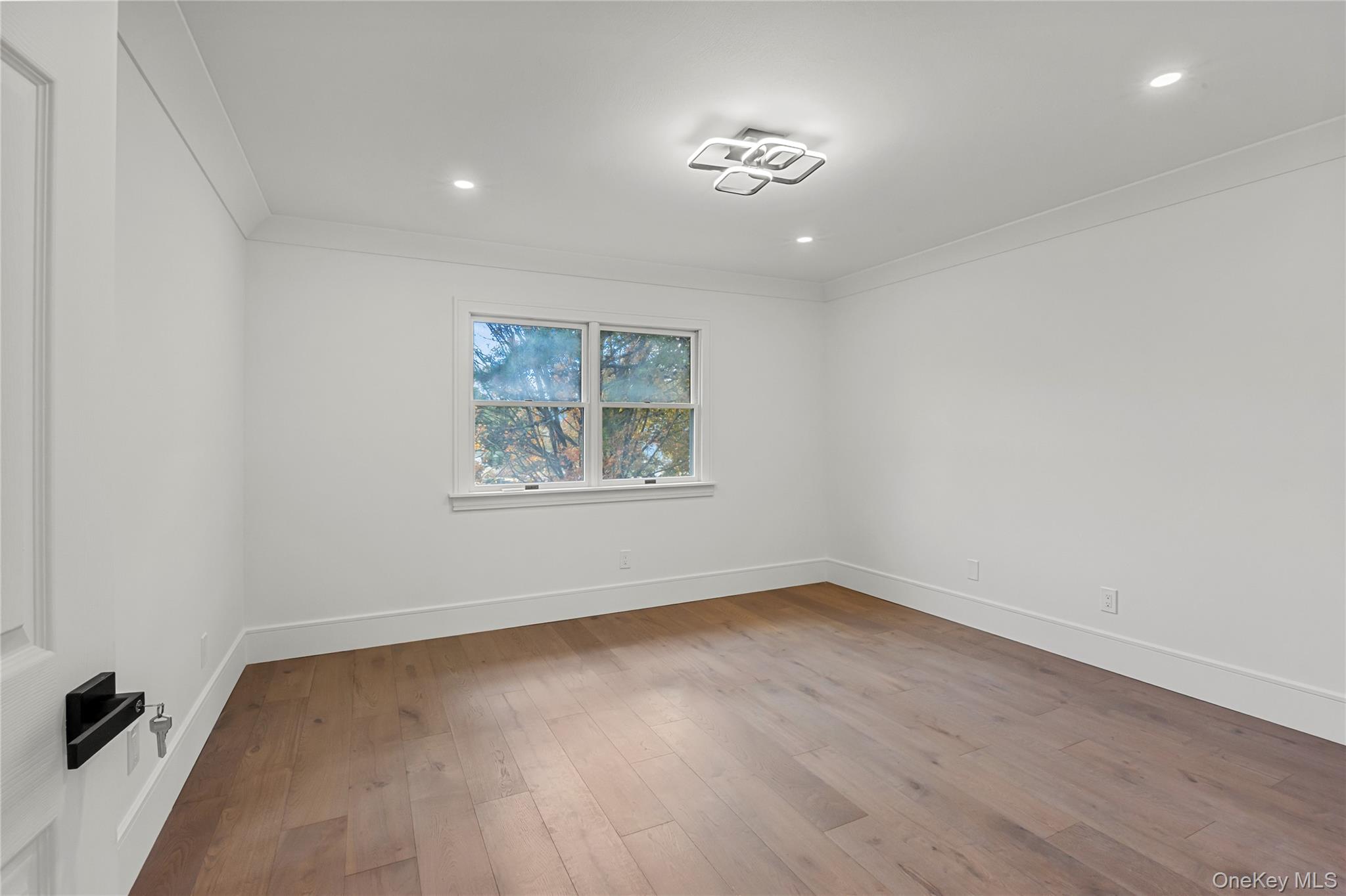 #17 photo, 21 Pine Edge Place, Dix Hills , NY 11746