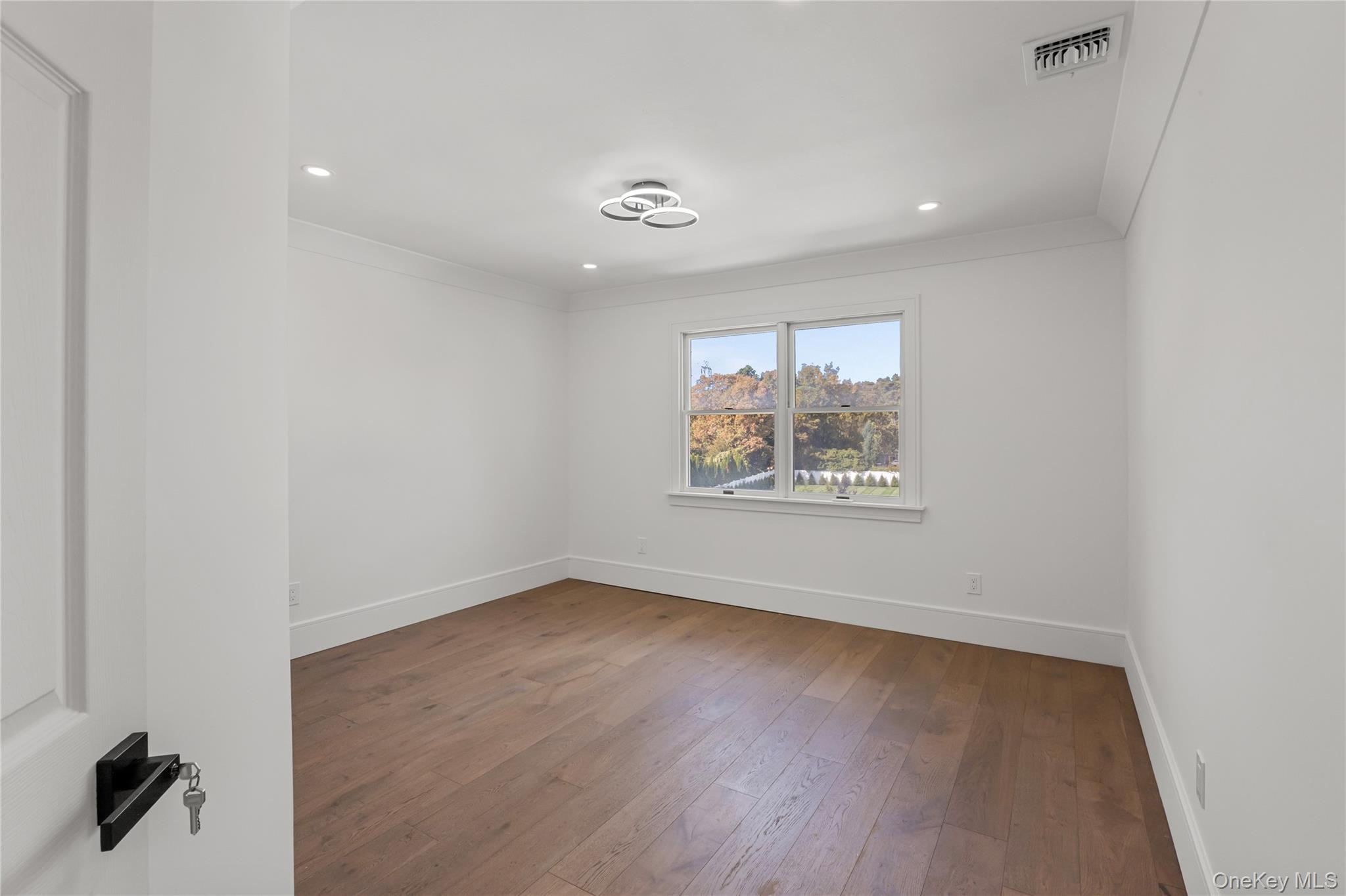 #20 photo, 21 Pine Edge Place, Dix Hills , NY 11746