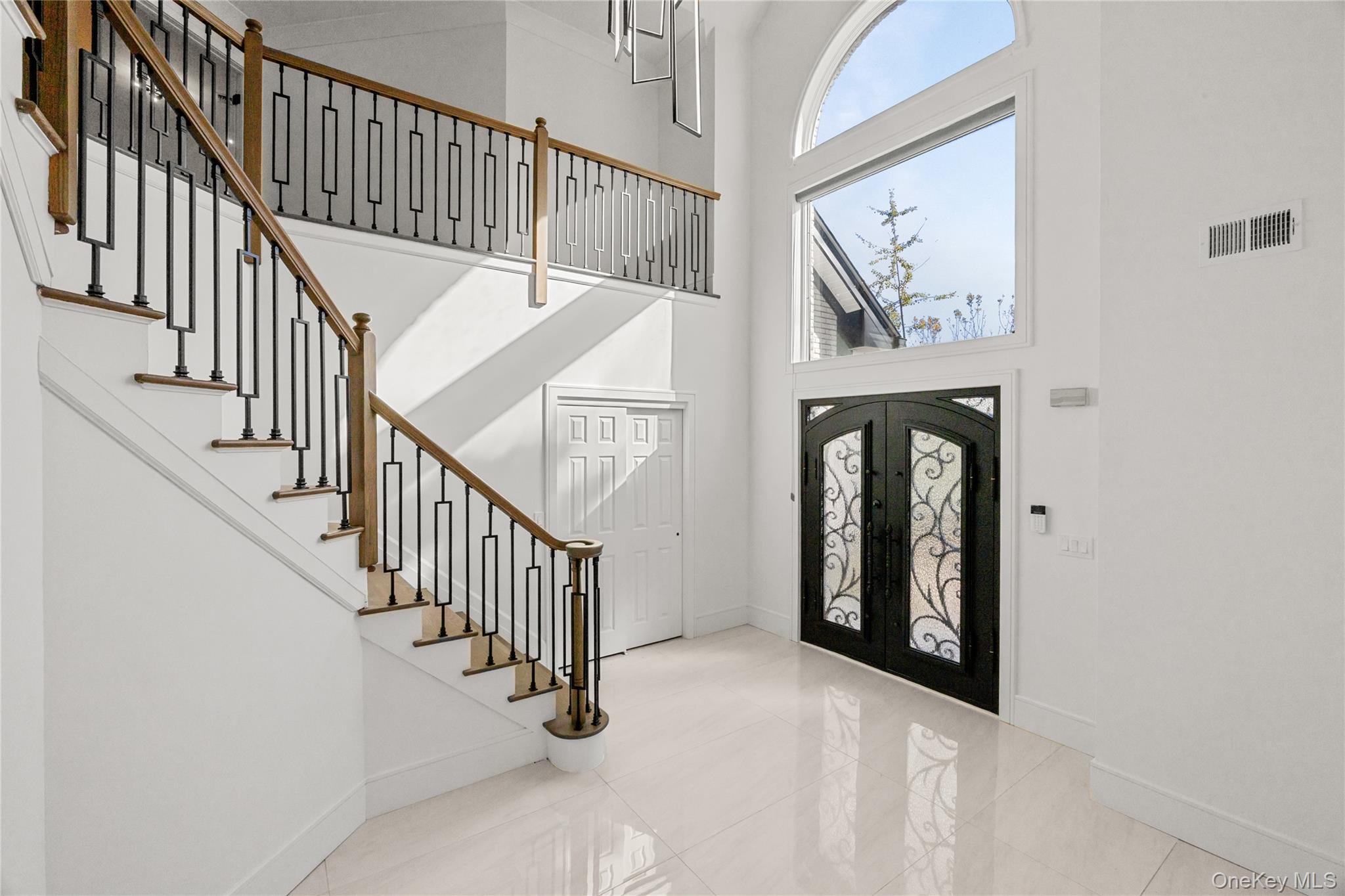 #4 photo, 21 Pine Edge Place, Dix Hills , NY 11746