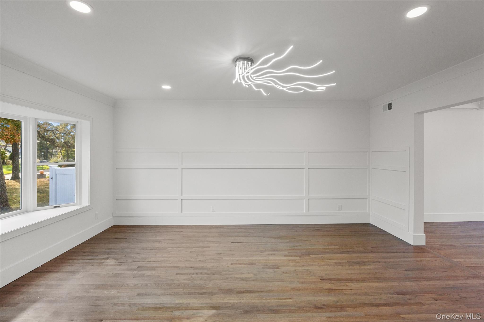 #5 photo, 21 Pine Edge Place, Dix Hills , NY 11746