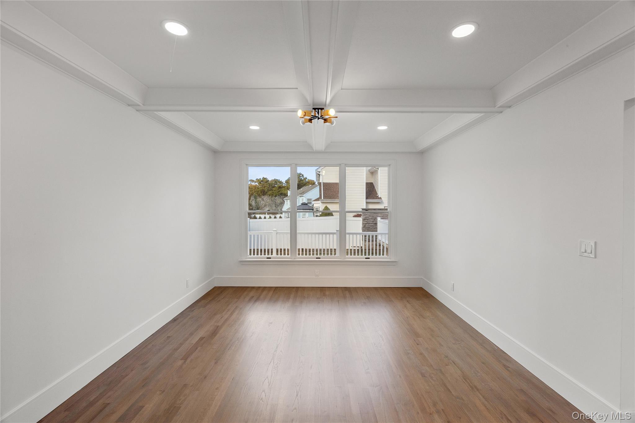 #7 photo, 21 Pine Edge Place, Dix Hills , NY 11746