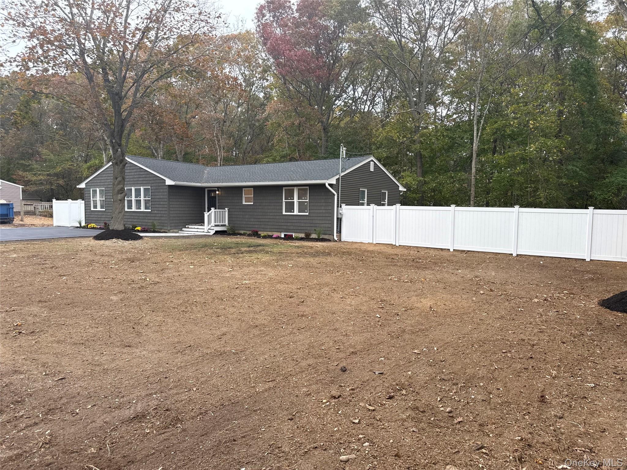 #2 photo, 225 Tyler Avenue, サフォーク郡 Miller Place , NY 11764