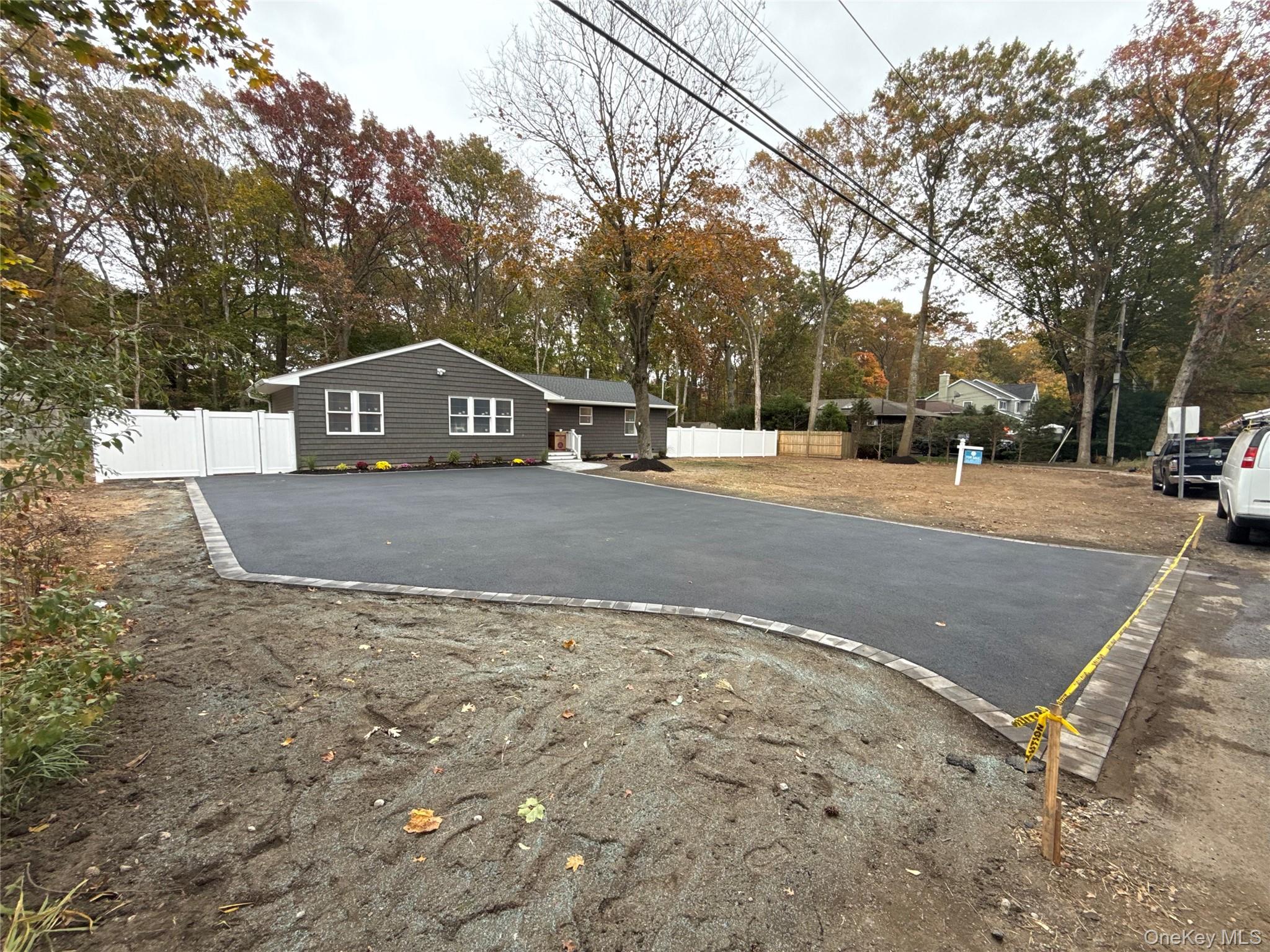 #3 photo, 225 Tyler Avenue, サフォーク郡 Miller Place , NY 11764