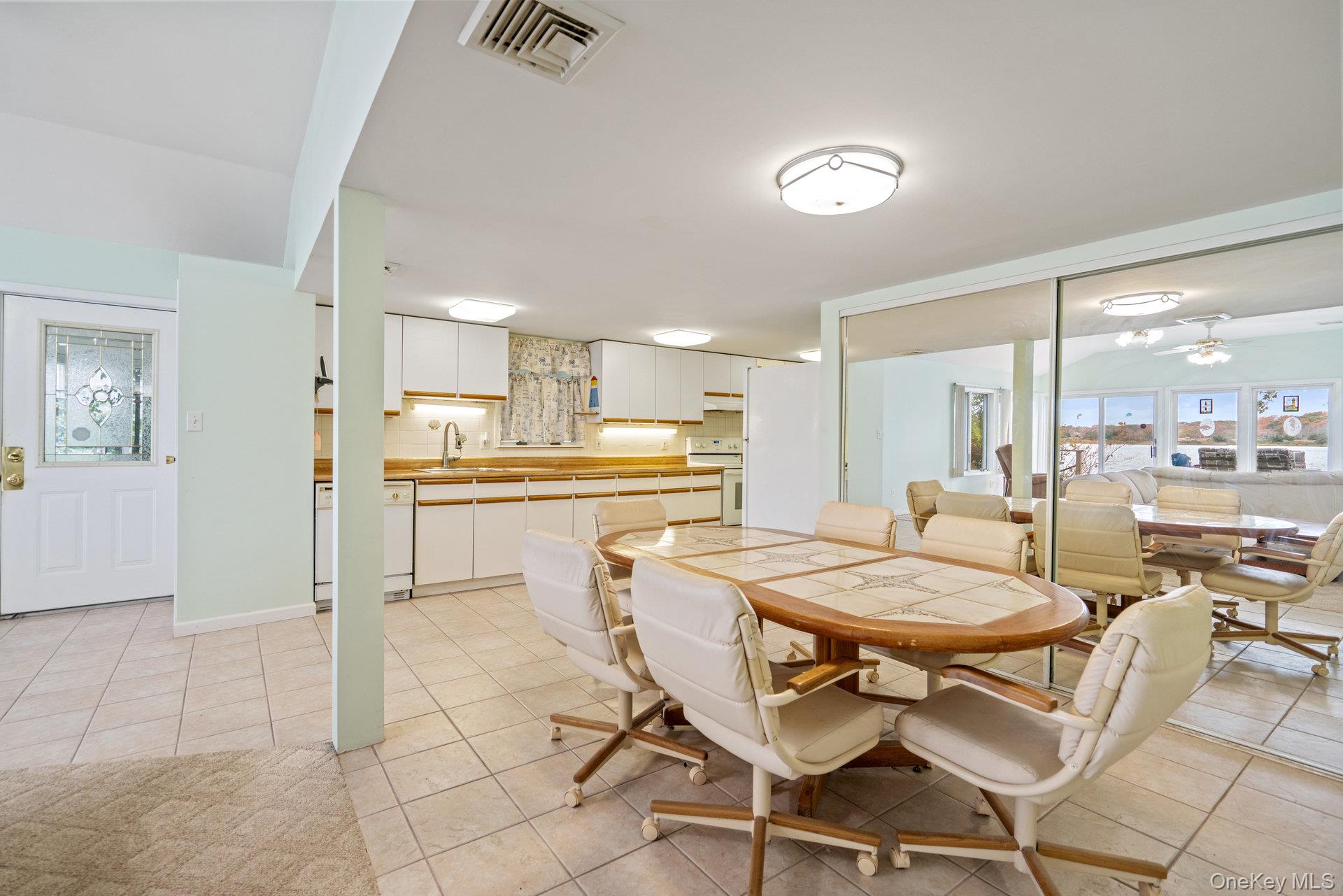 #12 photo, 113 Overlook Drive, サフォーク郡 Mastic , NY 11950