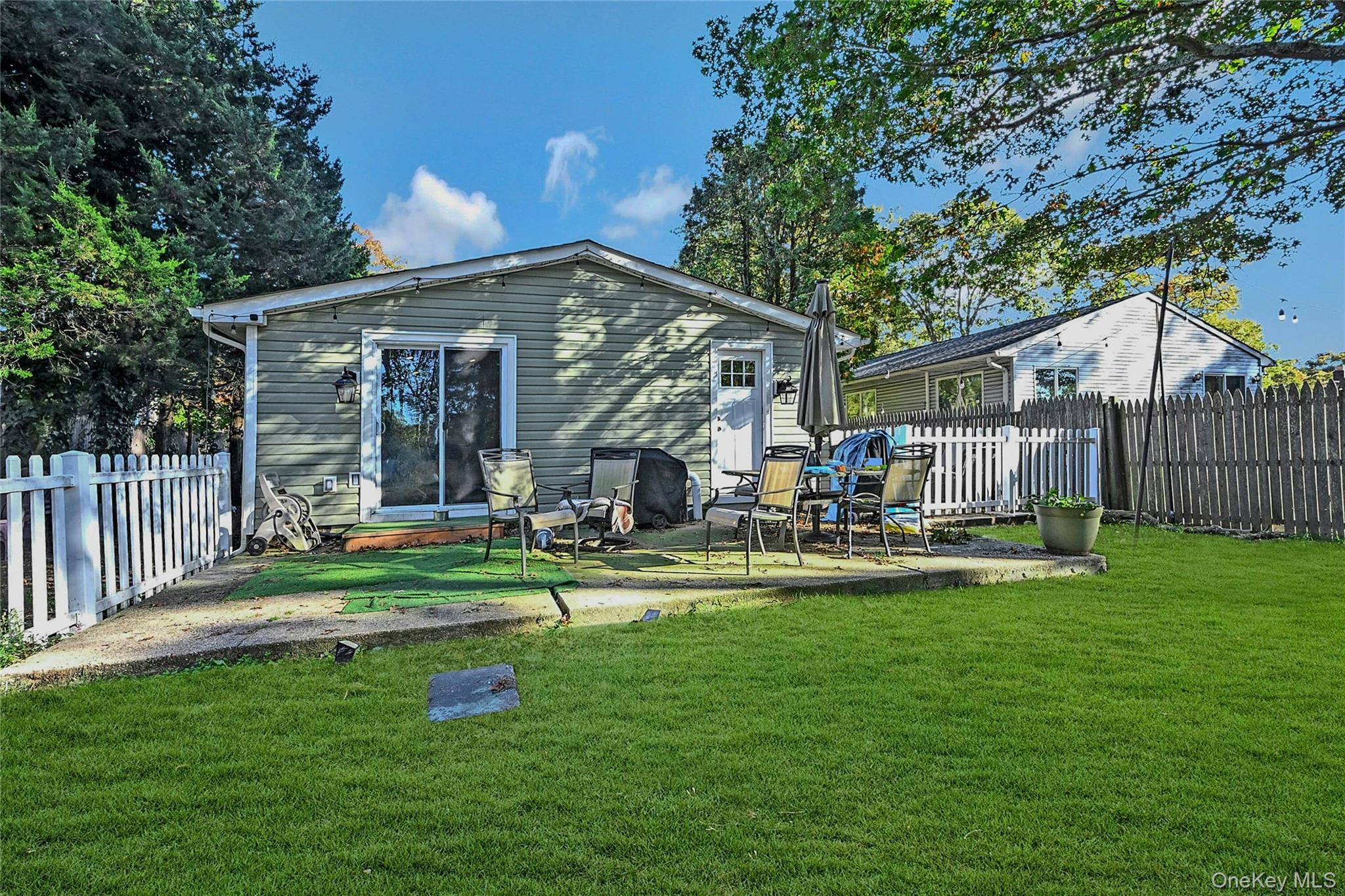 #13 photo, 196 Church Drive, サフォーク郡 Mastic Beach , NY 11951