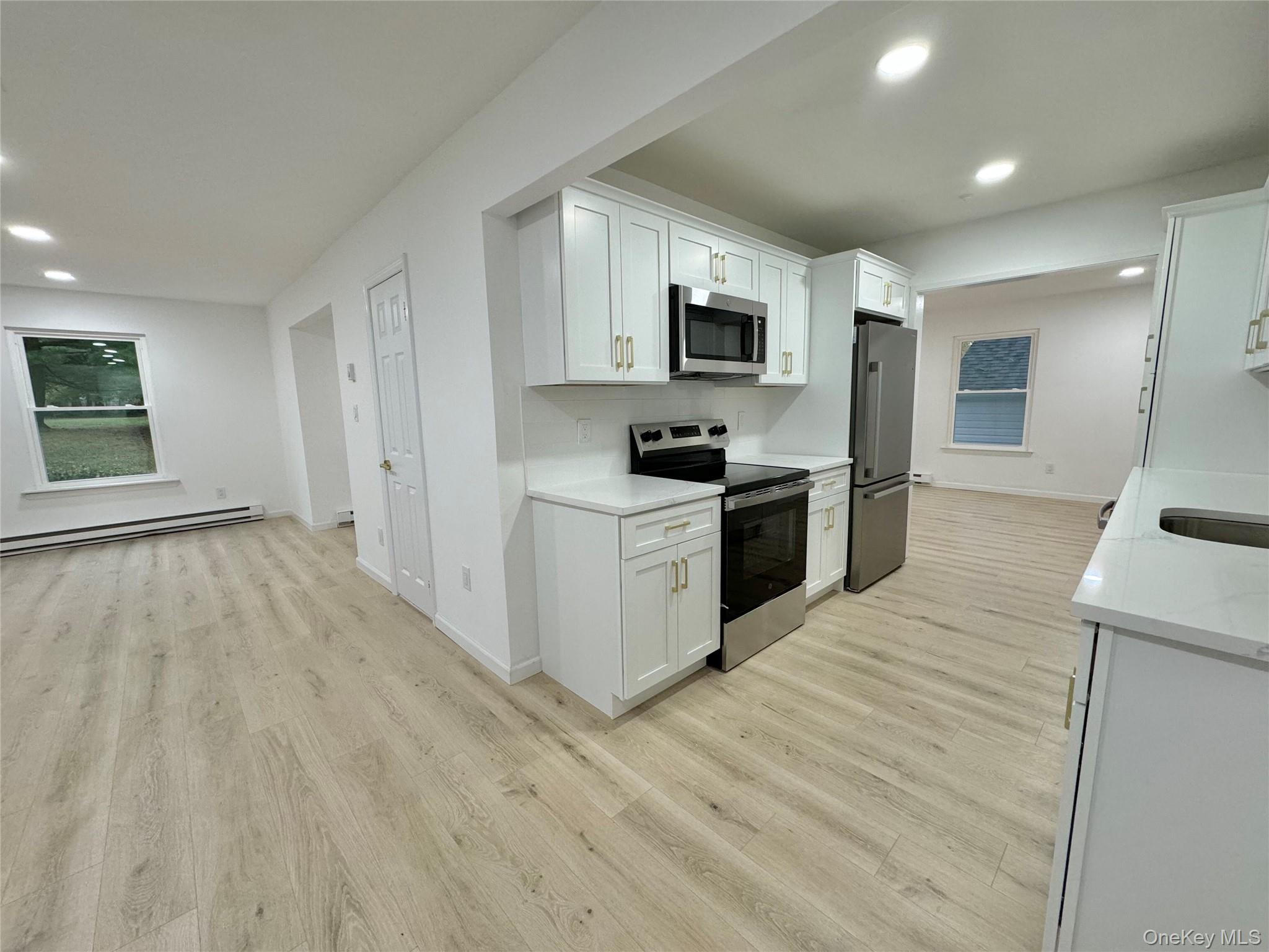 #10 photo, 6 Petersburg Court, Coram , NY 11727