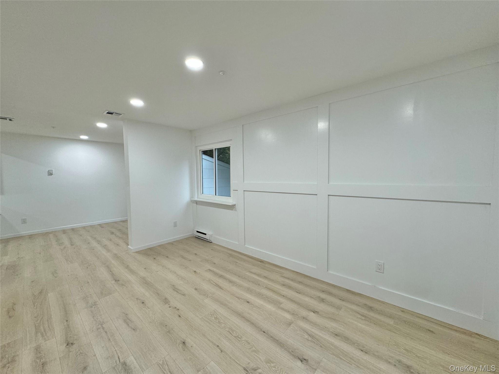 #13 photo, 6 Petersburg Court, Coram , NY 11727