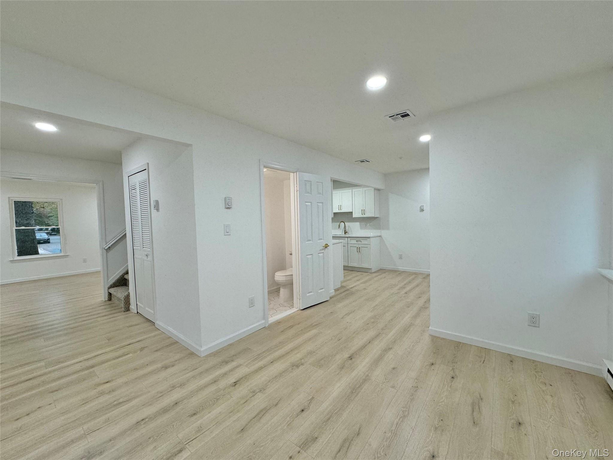 #14 photo, 6 Petersburg Court, Coram , NY 11727