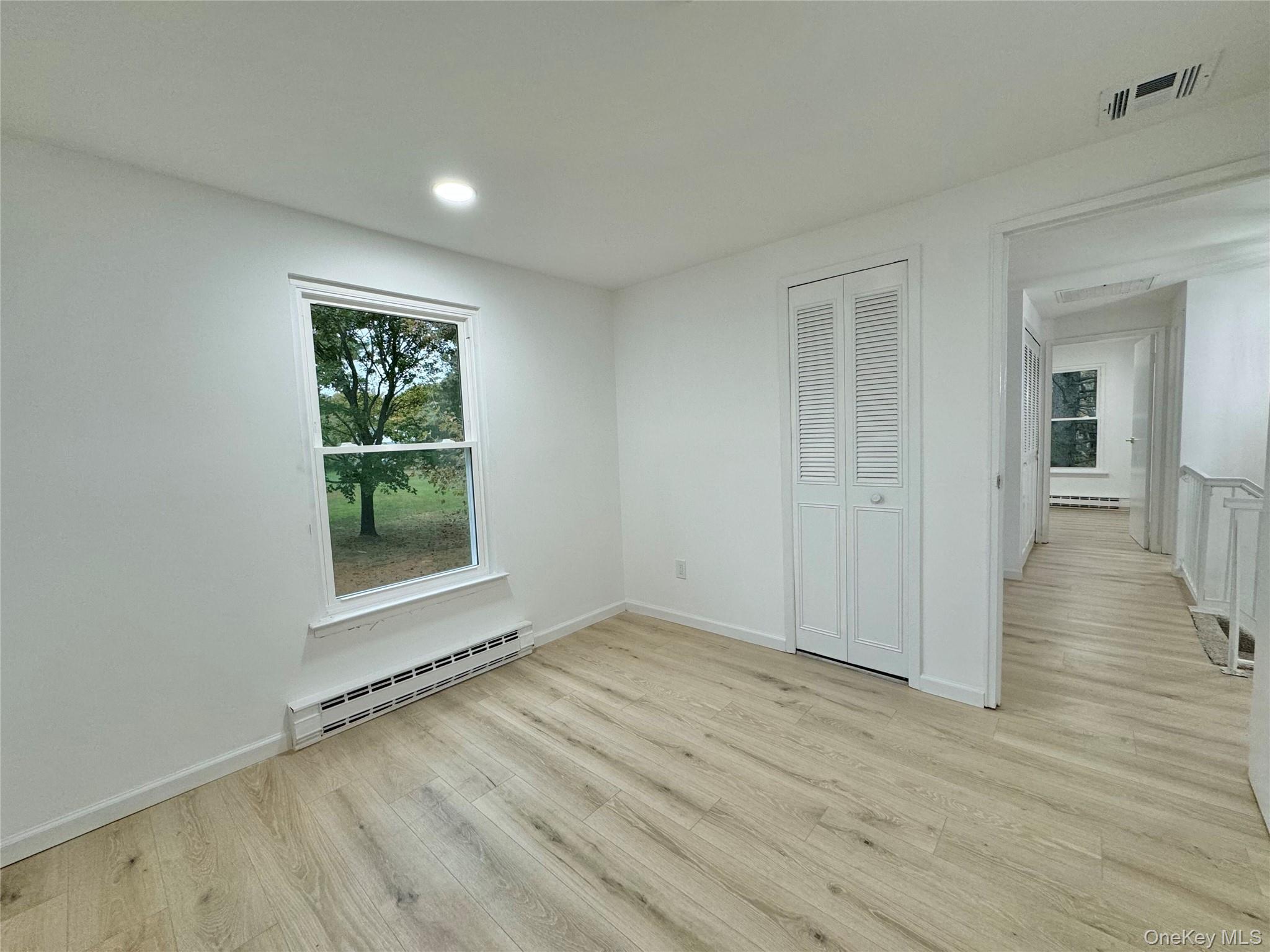 #20 photo, 6 Petersburg Court, Coram , NY 11727