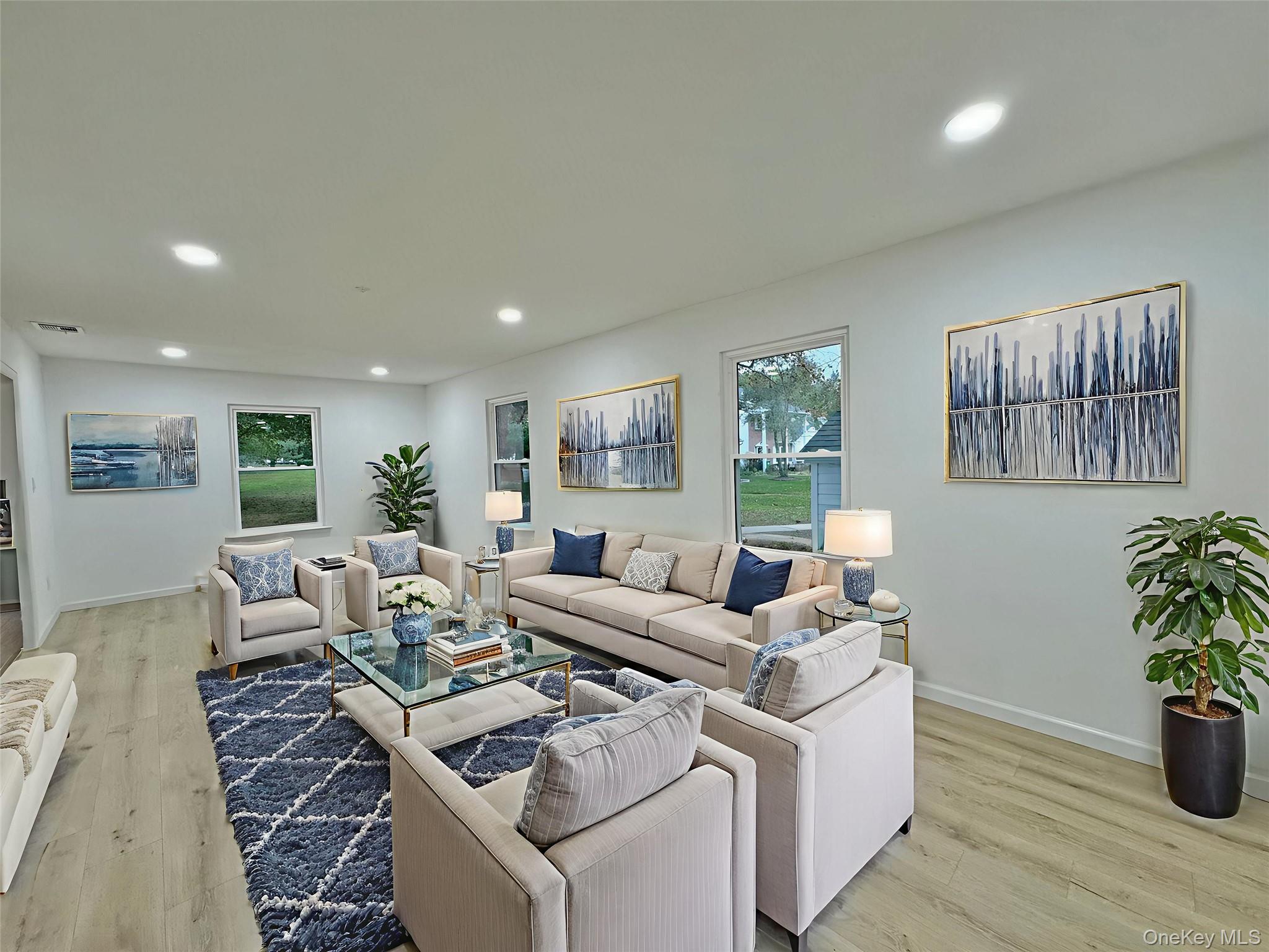 #5 photo, 6 Petersburg Court, Coram , NY 11727