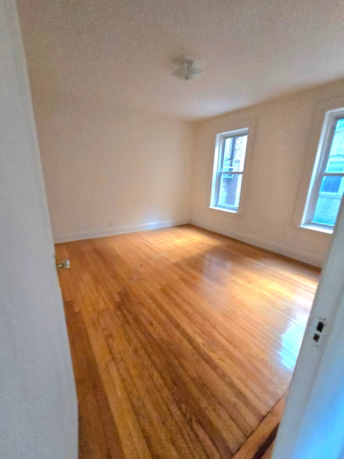 #7 photo, 40-21 67th st, クイーンズ区 Woodside , NY 11377