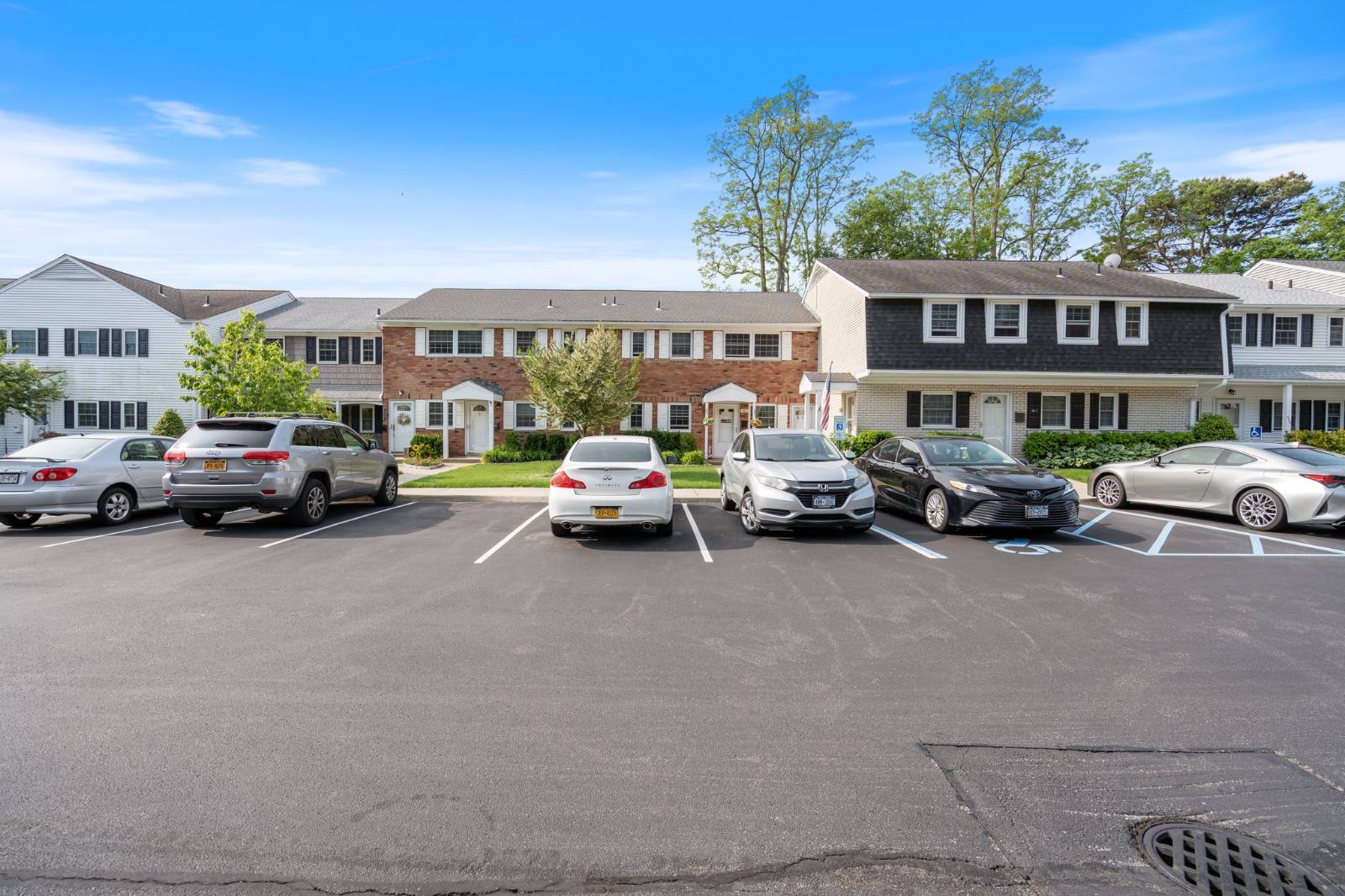 #5 photo, 459 Village Dr, サフォーク郡 Hauppauge , NY 11788