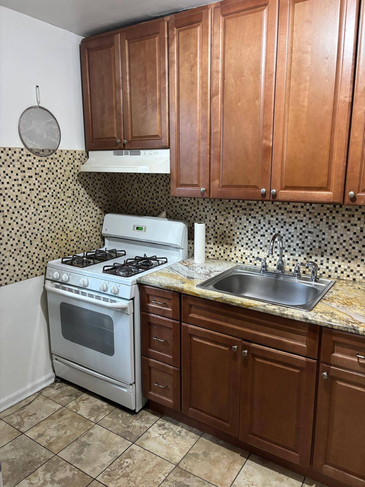 #11 photo, 84-31 Van Wyck Expressway, #1M, クイーンズ区 Briarwood , NY 11435