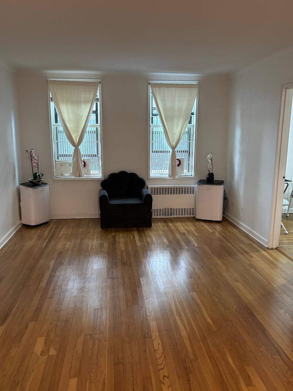 #15 photo, 84-31 Van Wyck Expressway, #1M, クイーンズ区 Briarwood , NY 11435