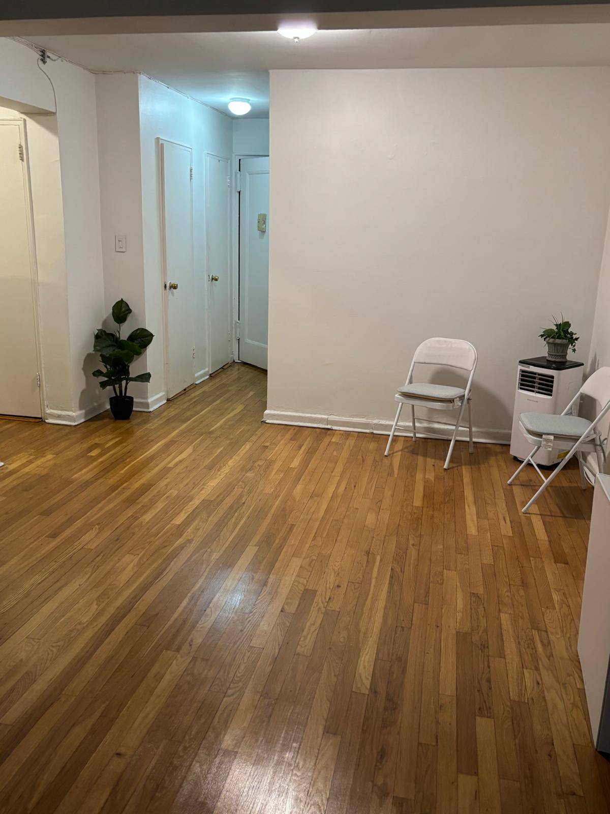 #17 photo, 84-31 Van Wyck Expressway, #1M, クイーンズ区 Briarwood , NY 11435