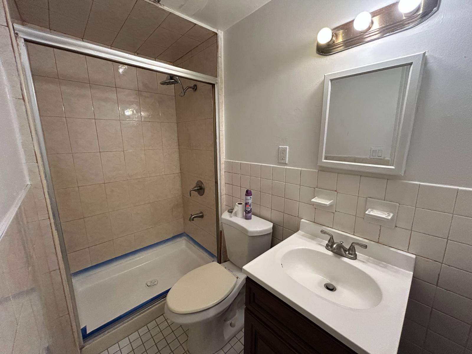 #6 photo, 1826 Unionport road, ブロンクス区 Van Nest , NY 10462