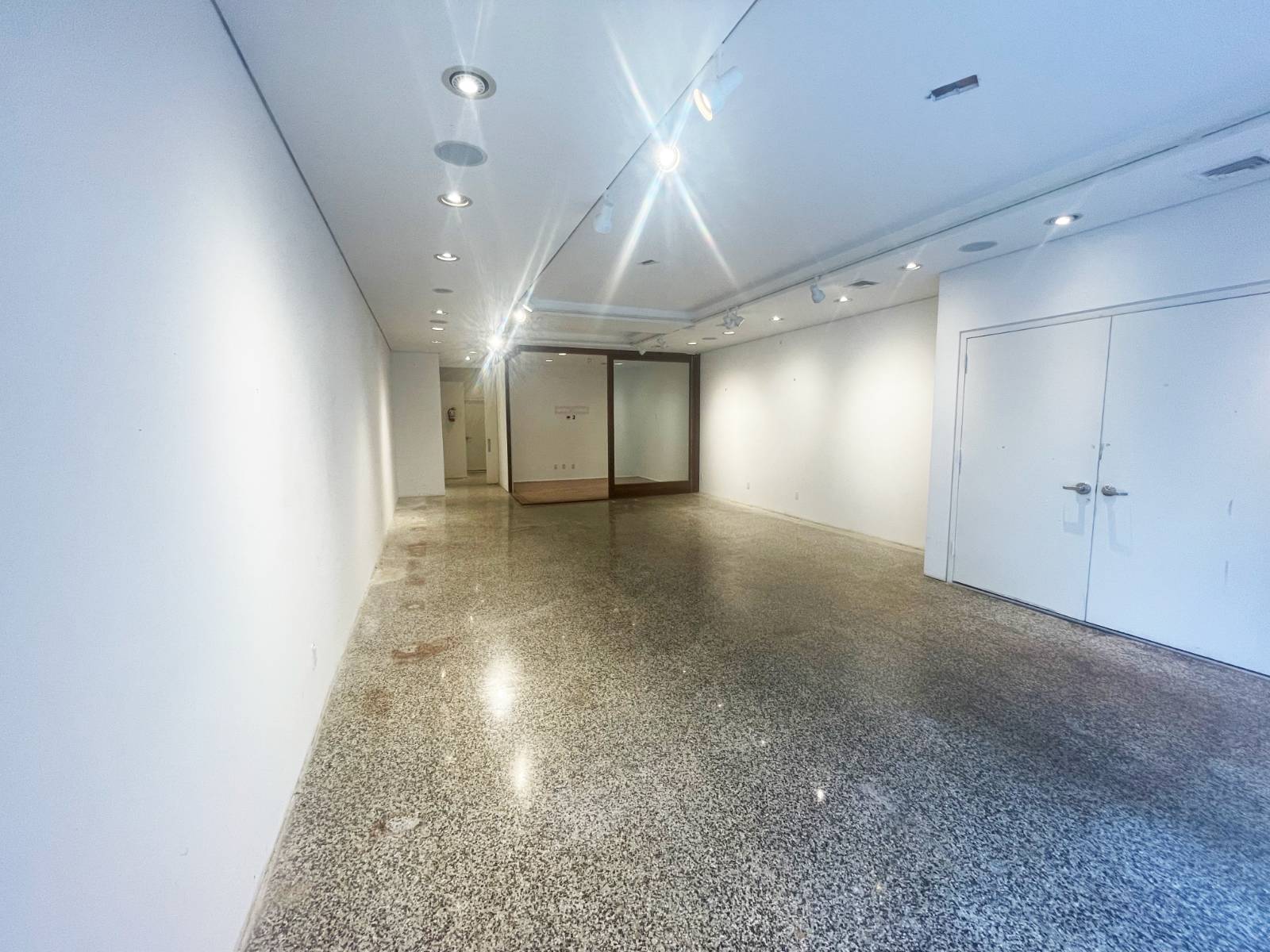 #4 photo, 123 Coffey Street, #Storefront, ブルックリン区 Red Hook , NY 11231