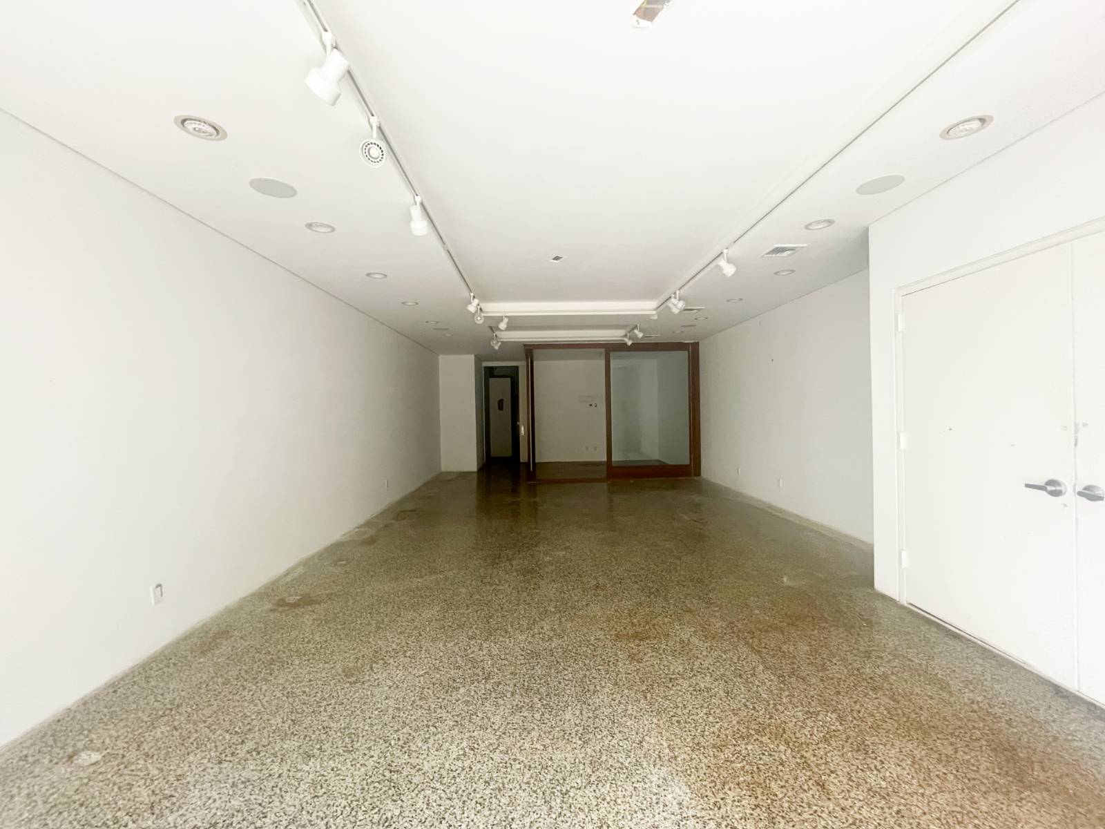 #5 photo, 123 Coffey Street, #Storefront, ブルックリン区 Red Hook , NY 11231