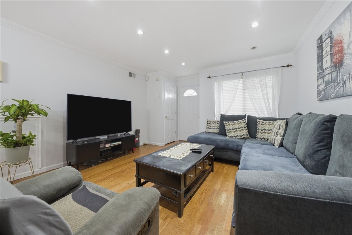 #22 photo, 50 Bergen Beach Pl, Bergen Beach , NY 11234