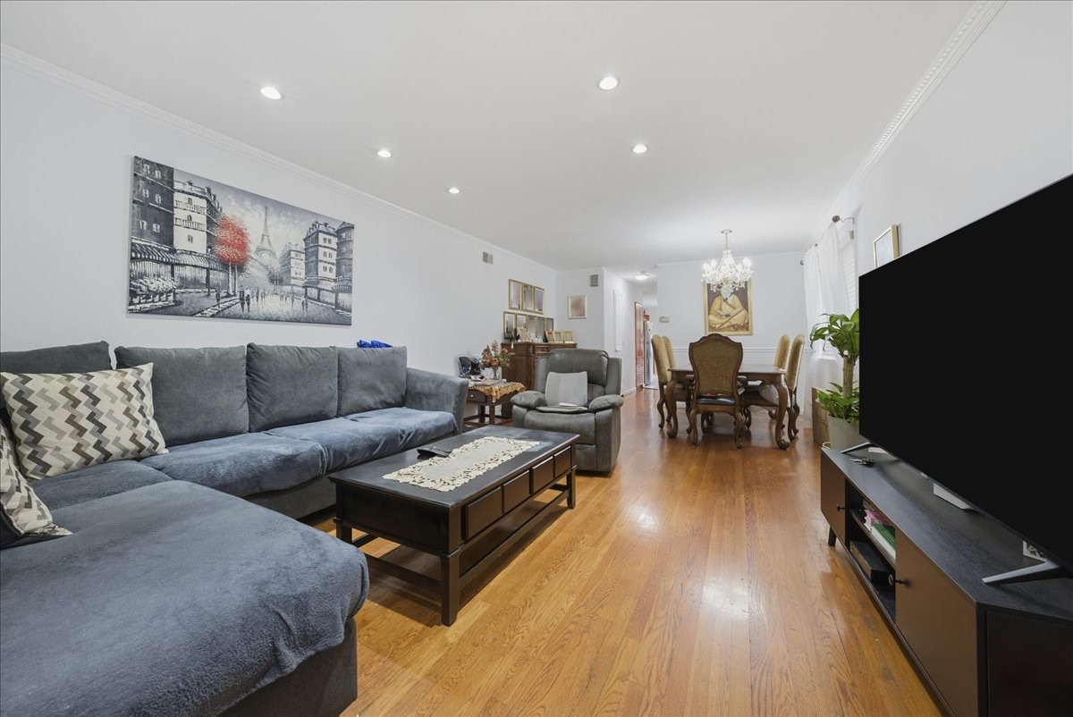 #24 photo, 50 Bergen Beach Pl, Bergen Beach , NY 11234