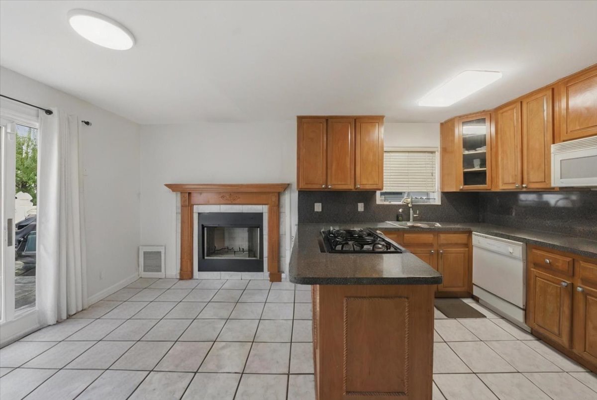 #48 photo, 50 Bergen Beach Pl, Bergen Beach , NY 11234