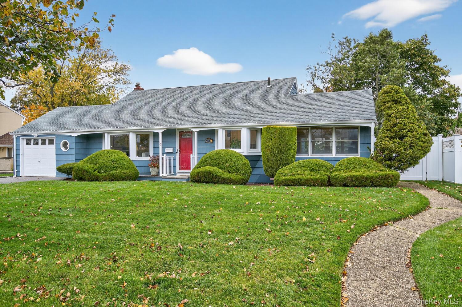 #3 photo, 13 Pocahontas Street, Massapequa , NY 11758